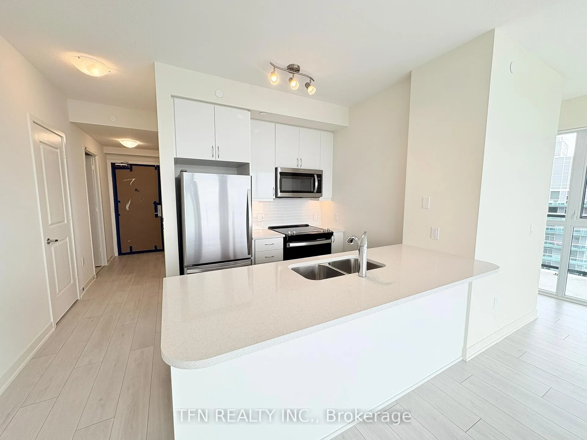 Photo 4 of Unit 4102, 38 Annie Craig Drive, Etobicoke, Mimico — HOMEH