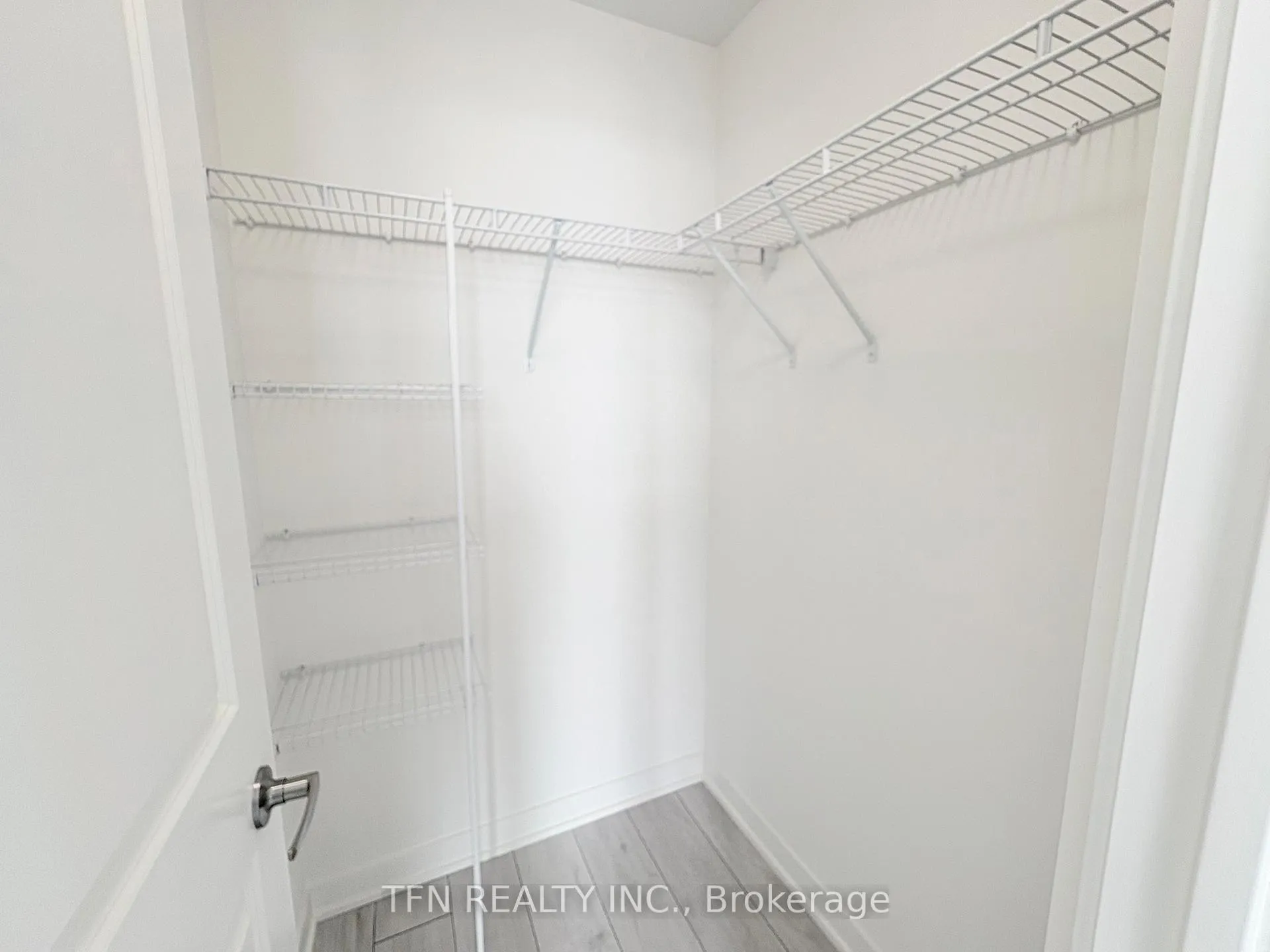 Photo 8 of Unit 4102, 38 Annie Craig Drive, Etobicoke, Mimico — HOMEH