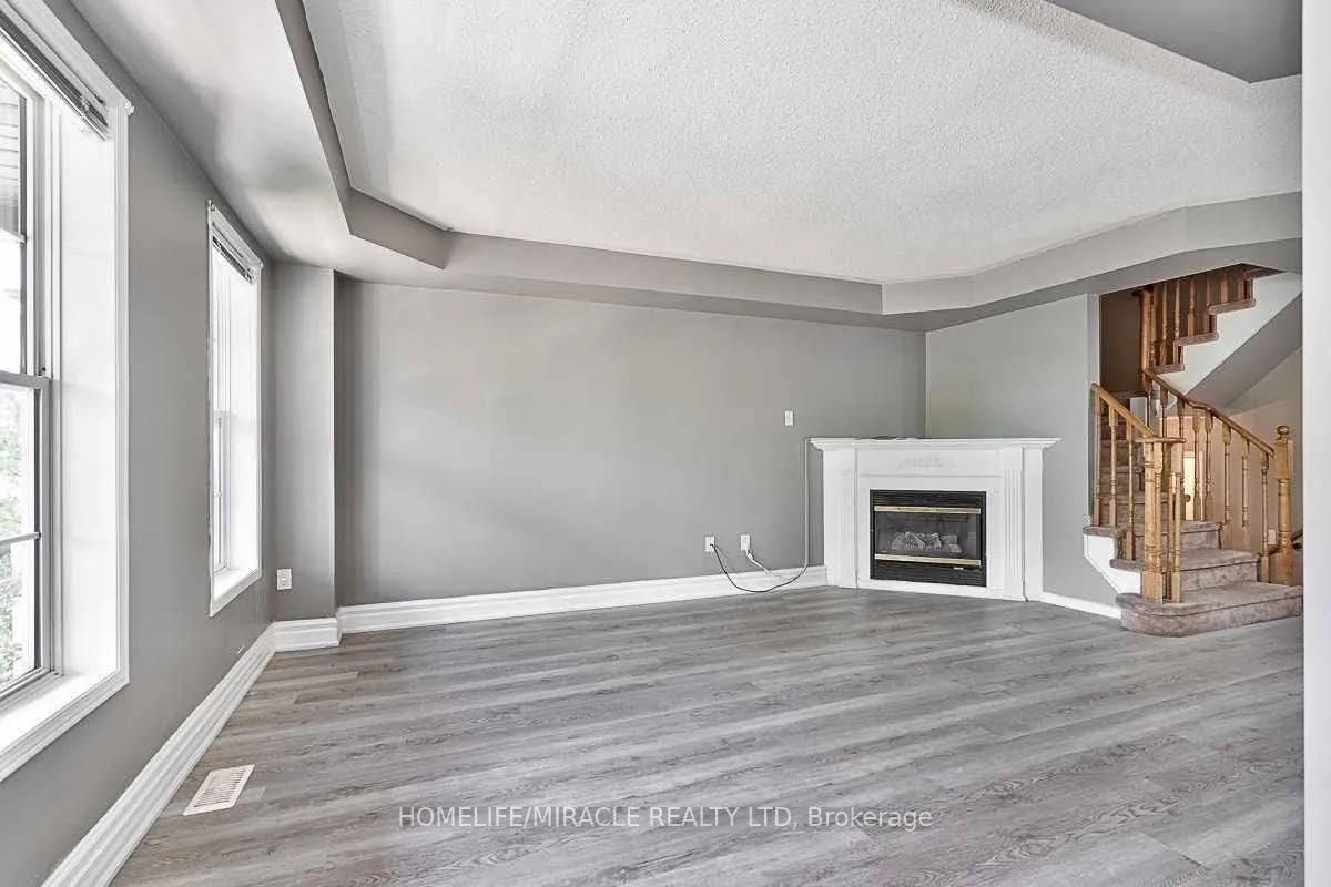 Photo 6 of 101 Glenashton Drive, Oakville, River Oaks — HOMEH