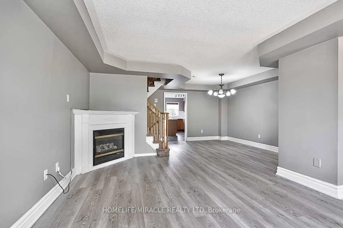 Photo 7 of 101 Glenashton Drive, Oakville, River Oaks — HOMEH