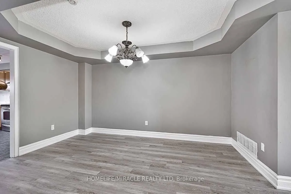 Photo 9 of 101 Glenashton Drive, Oakville, River Oaks — HOMEH