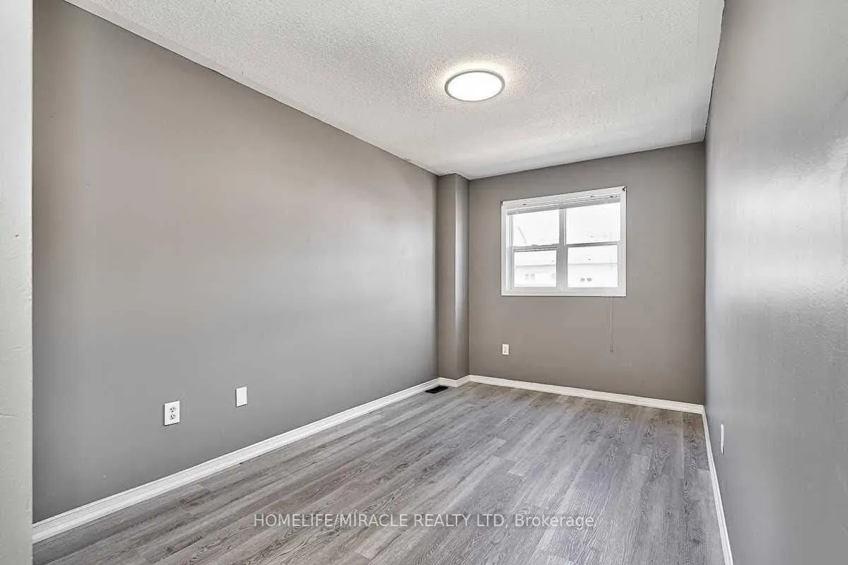 Photo 13 of 101 Glenashton Drive, Oakville, River Oaks — HOMEH
