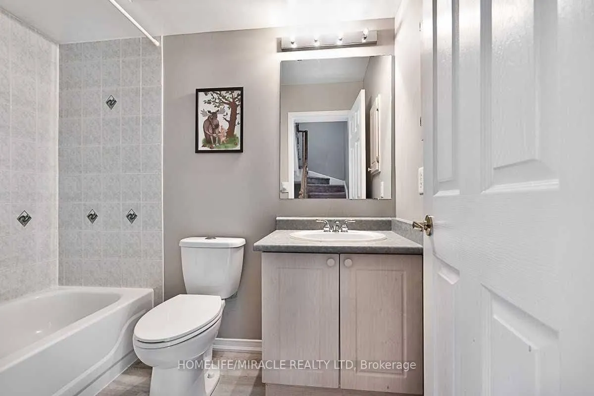 Photo 15 of 101 Glenashton Drive, Oakville, River Oaks — HOMEH