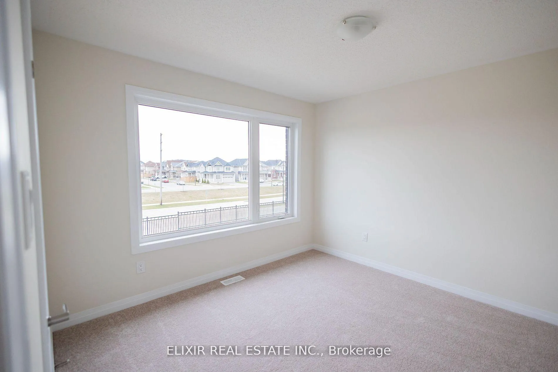 Photo 10 of 20 Molnar Crescent, Brantford — HOMEH