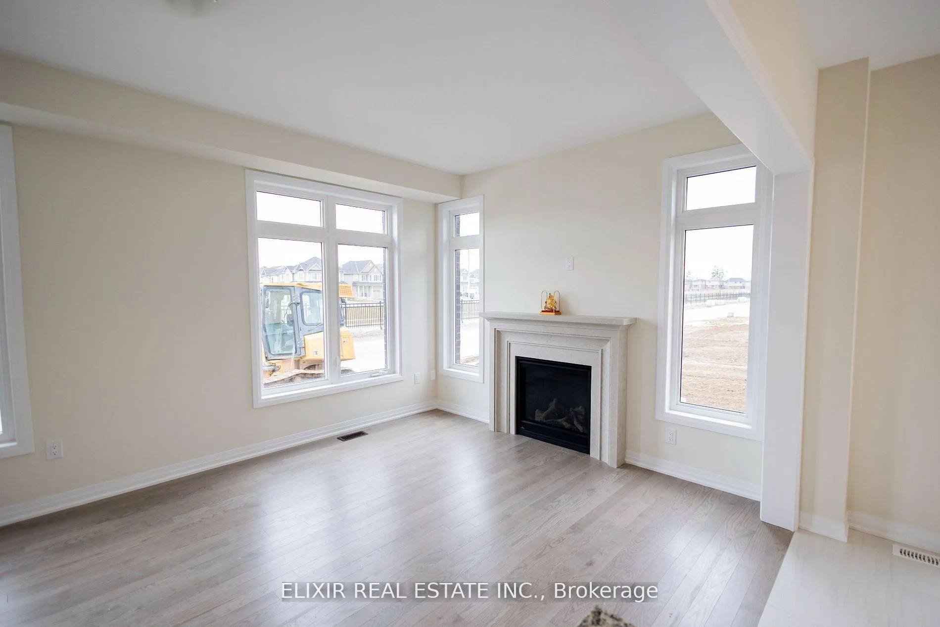 Photo 24 of 20 Molnar Crescent, Brantford — HOMEH