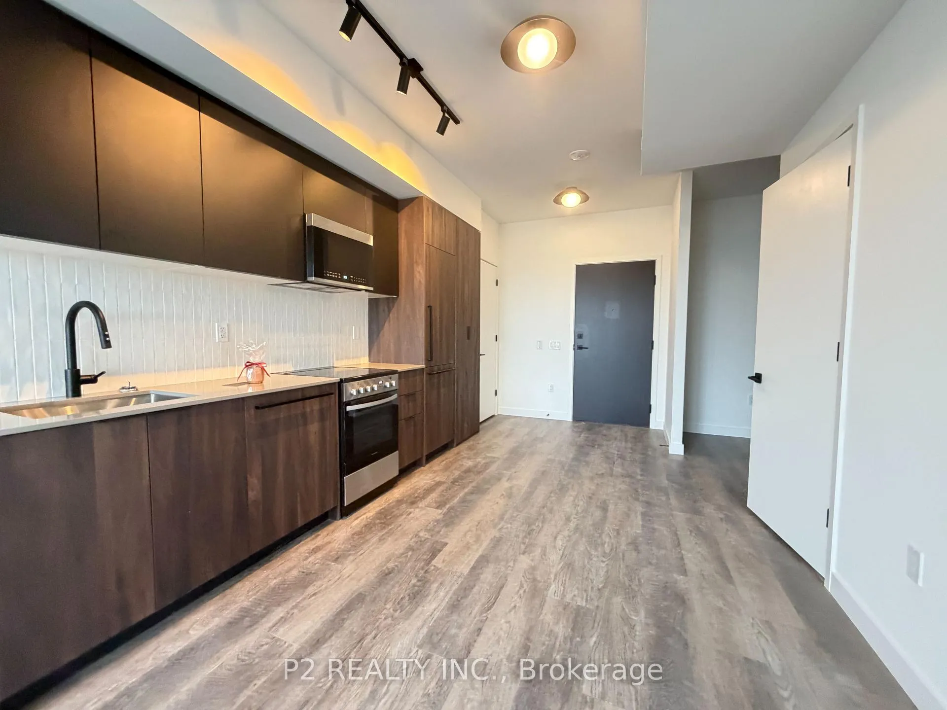 Front of Unit 709, 1635 Military Trail