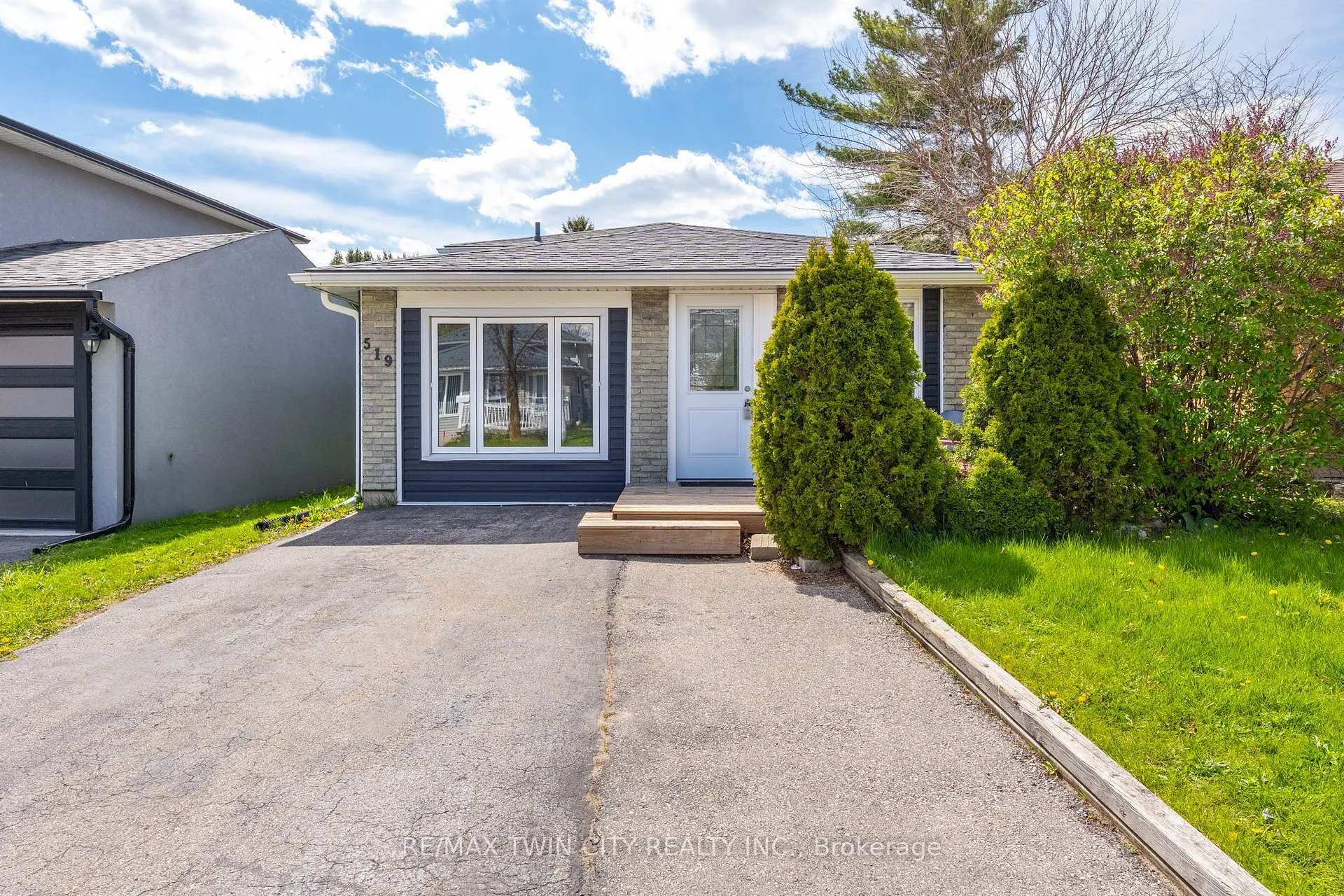 Photo 1 of 519 Pinetree Crescent, Cambridge — HOMEH