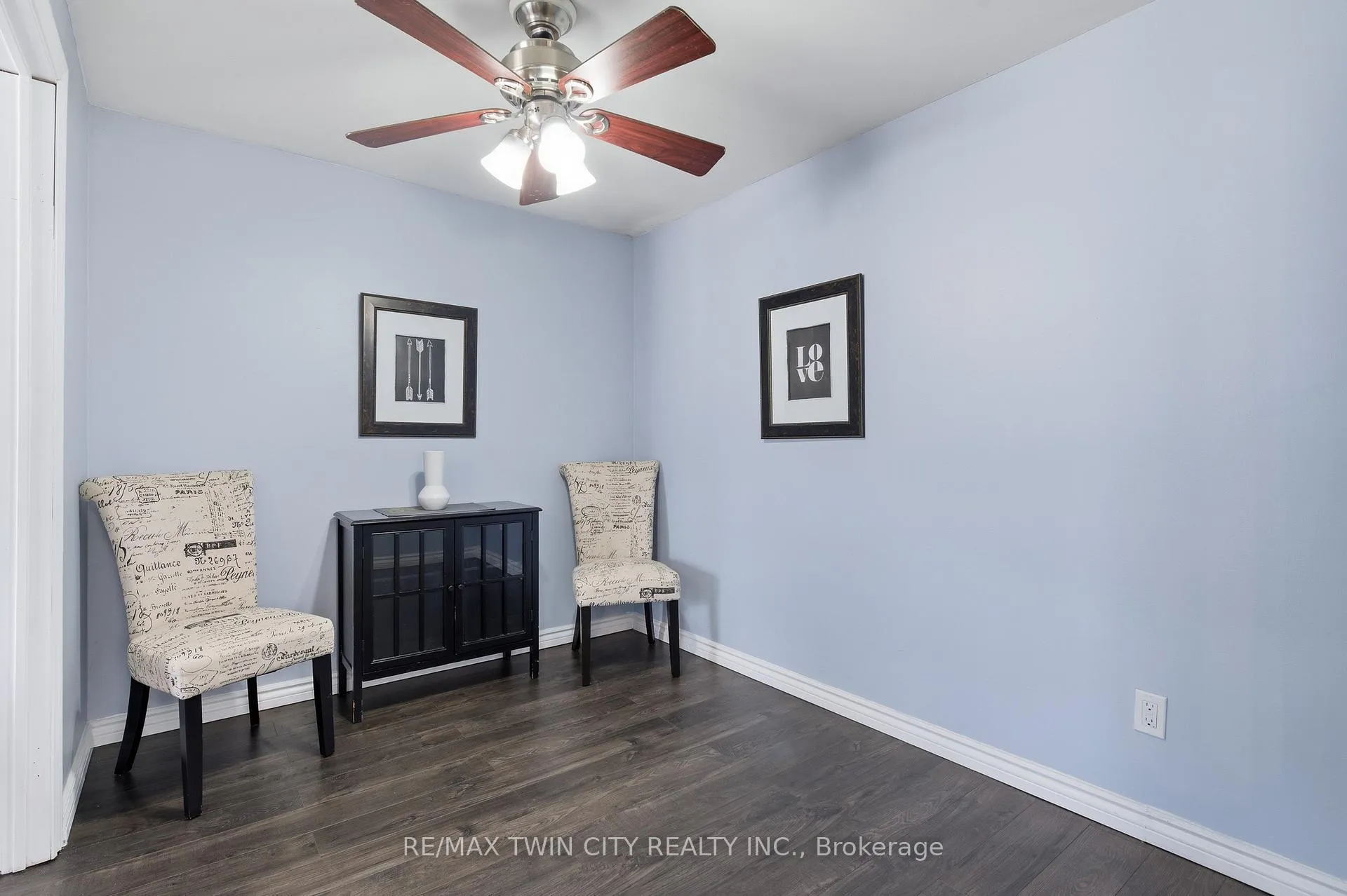 Photo 7 of 519 Pinetree Crescent, Cambridge — HOMEH