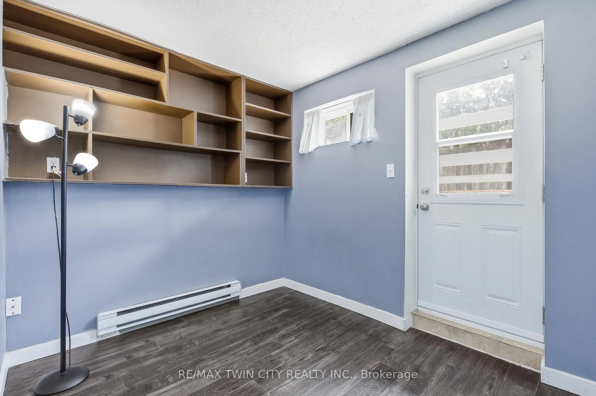 Photo 21 of 519 Pinetree Crescent, Cambridge — HOMEH
