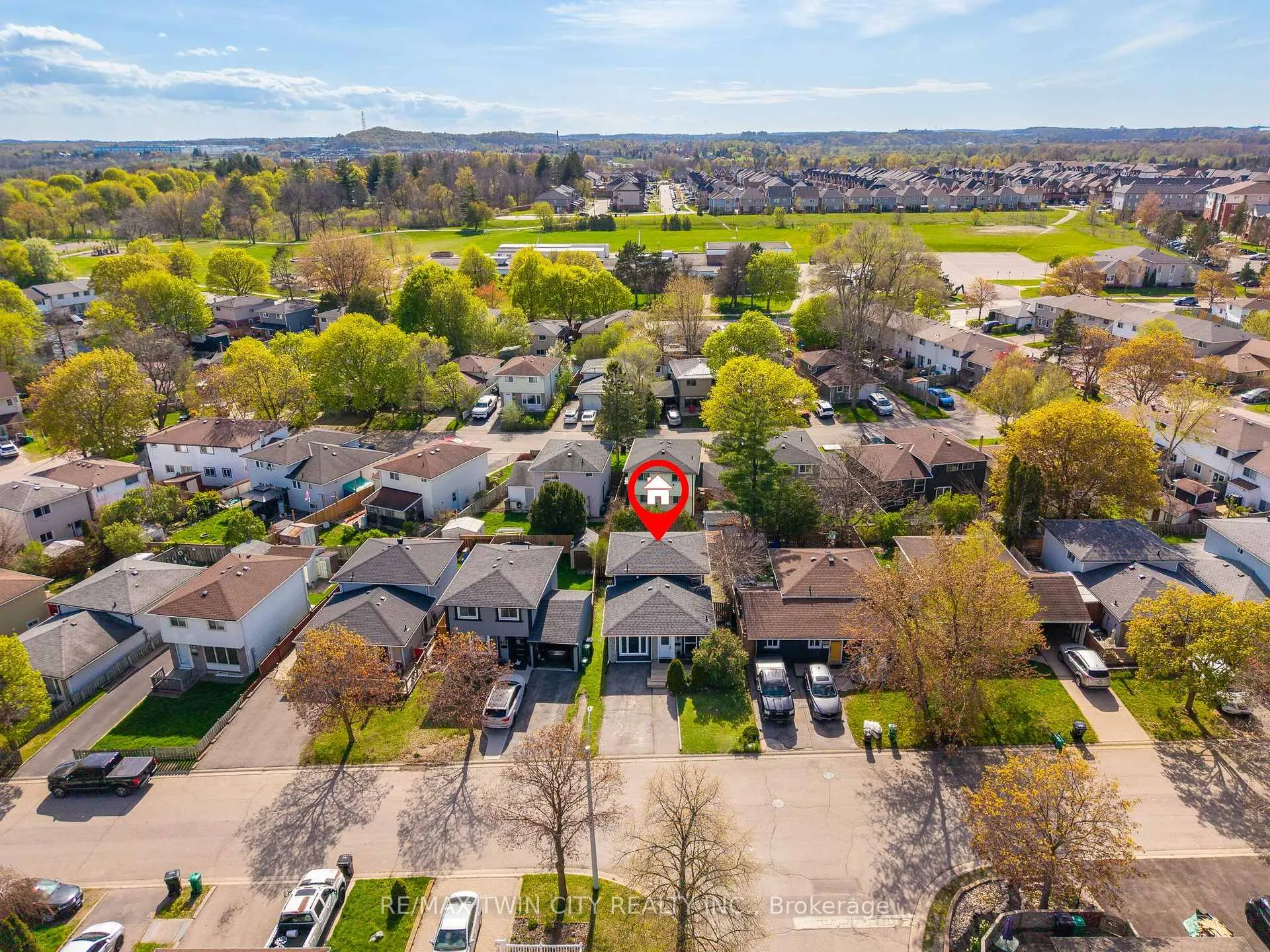 Photo 28 of 519 Pinetree Crescent, Cambridge — HOMEH