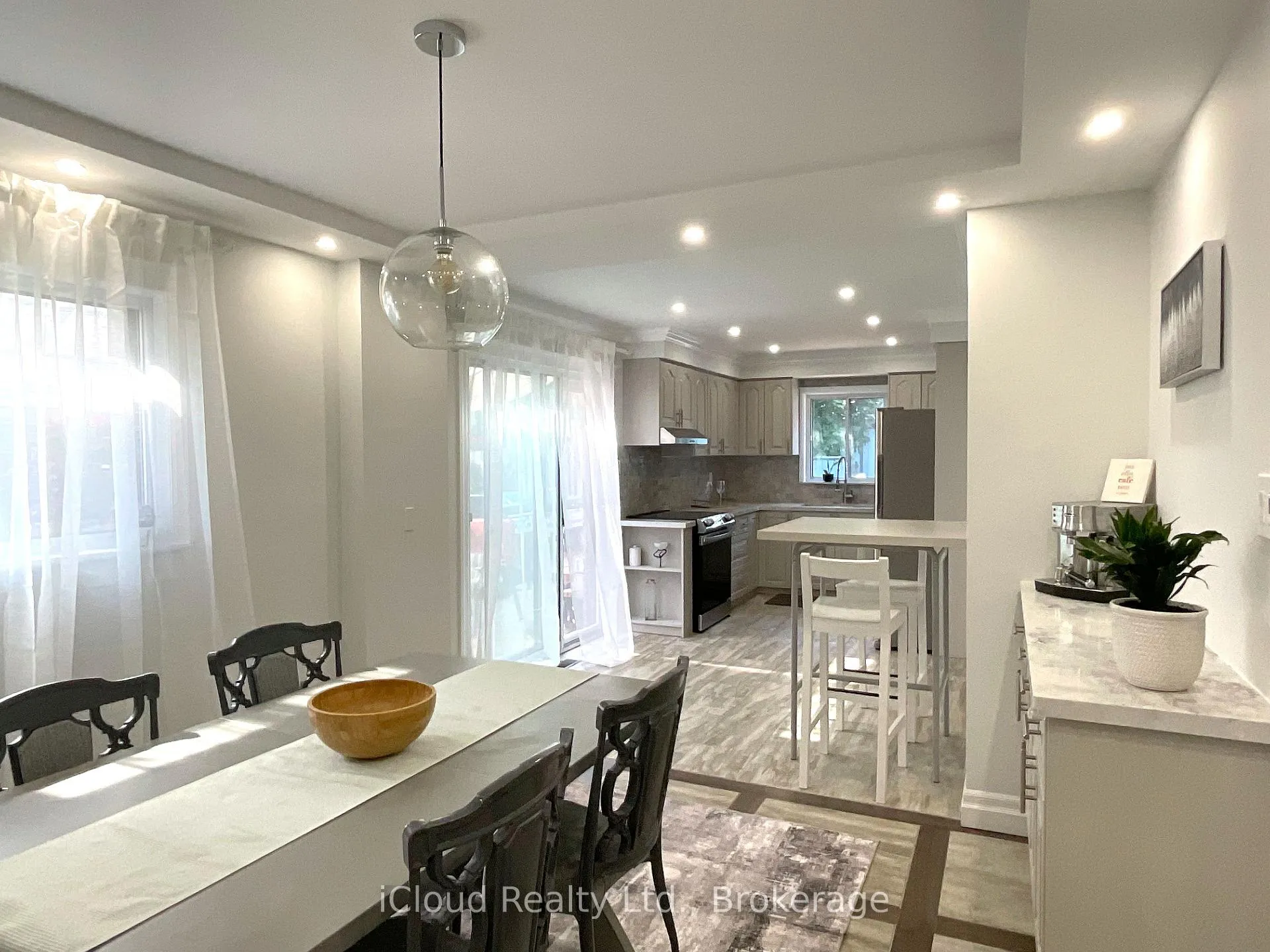 Photo 4 of 73 Wright Crescent, Caledon, Bolton North — HOMEH