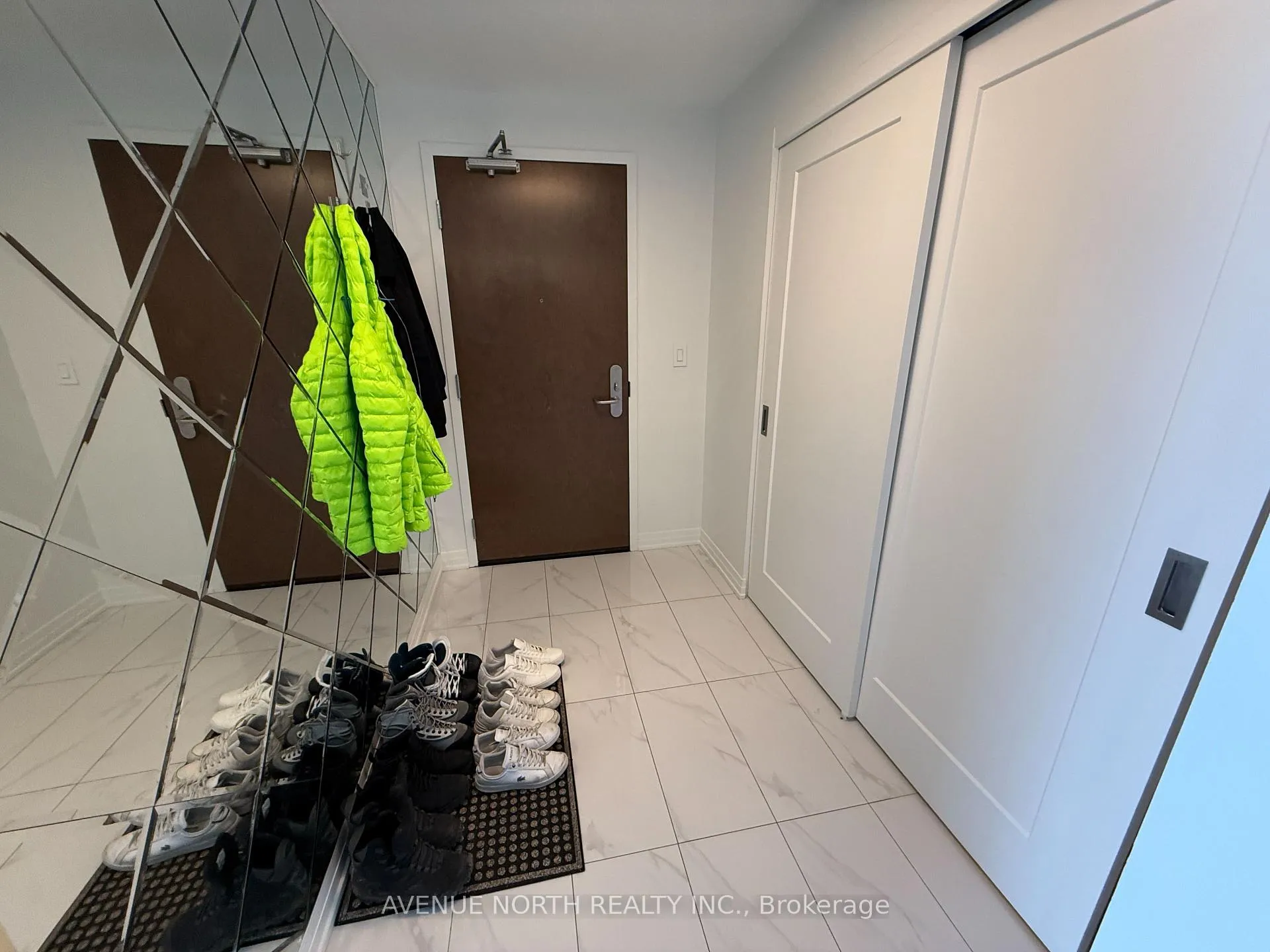 Photo 2 of Unit 3302, 805 carling Avenue, Ottawa, West Centre Town — HOMEH