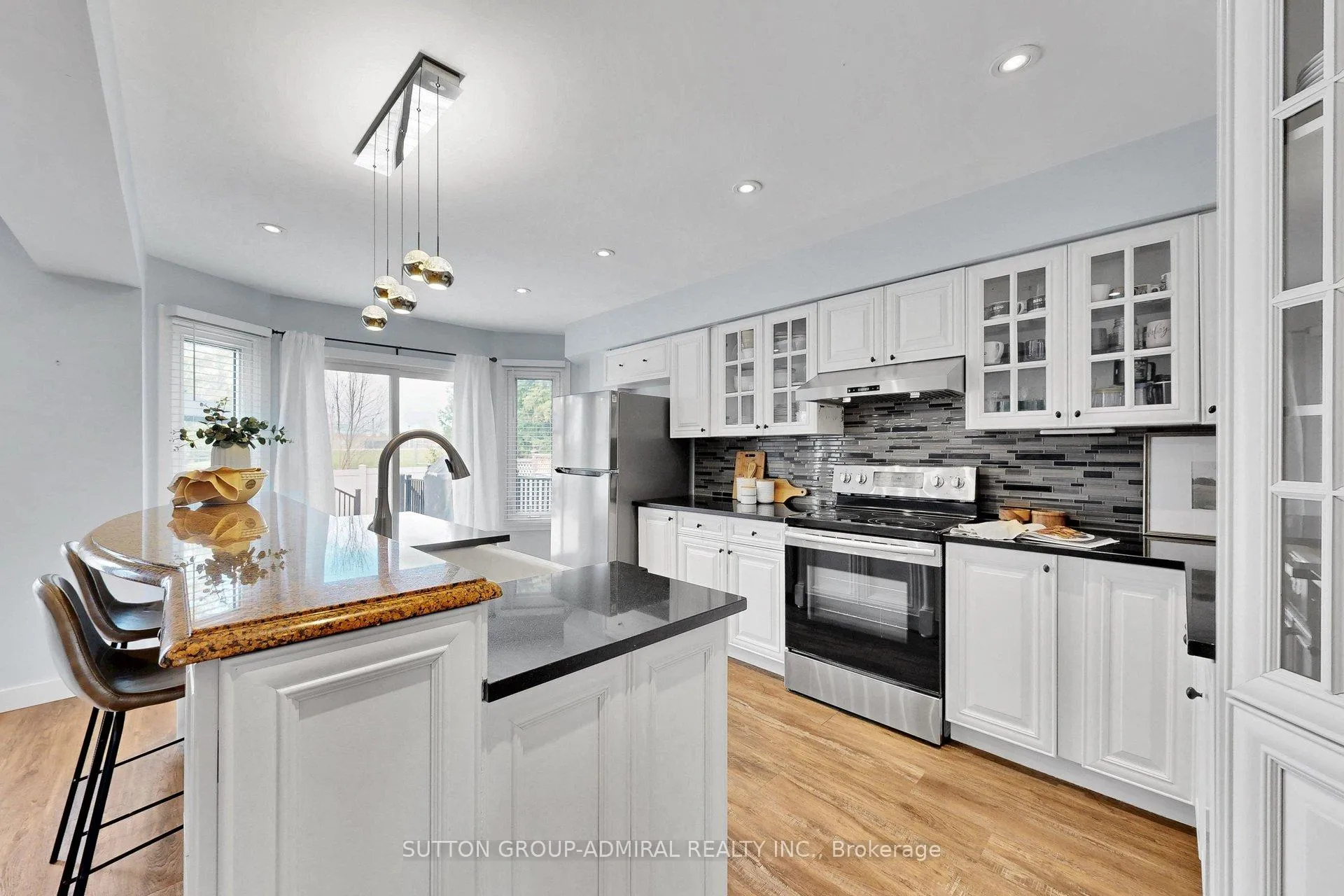 Photo 4 of 14 Windham Crescent, Clarington, Courtice — HOMEH