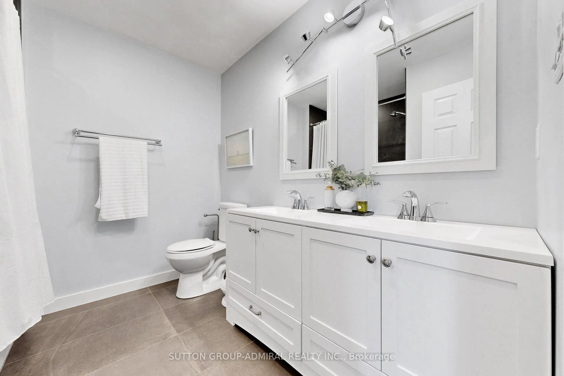 Photo 8 of 14 Windham Crescent, Clarington, Courtice — HOMEH
