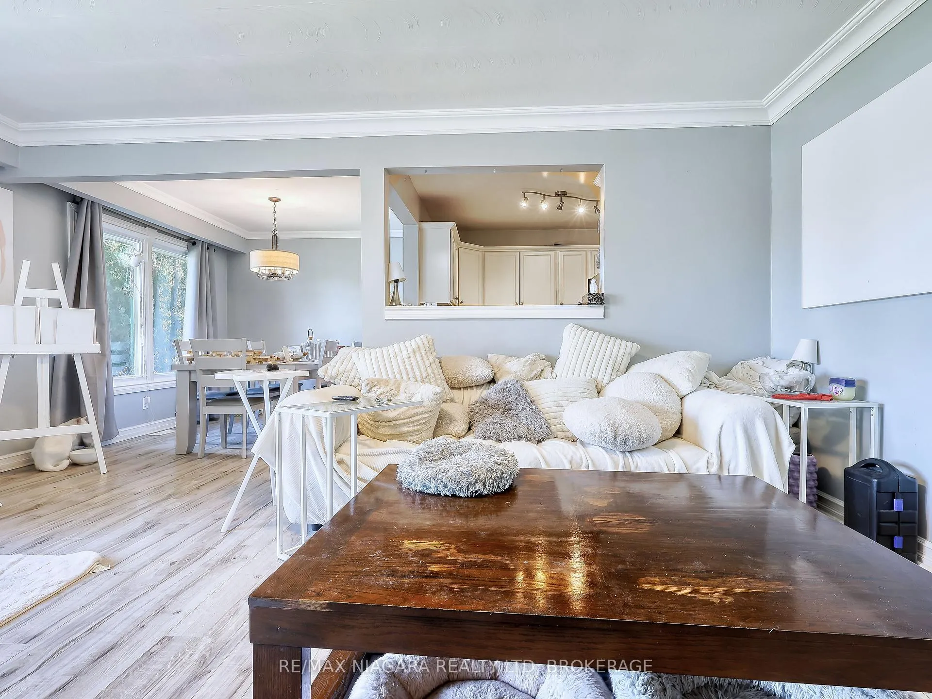 Photo 6 of 333 Grantham Avenue, St. Catharines, Carlton/Bunting — HOMEH