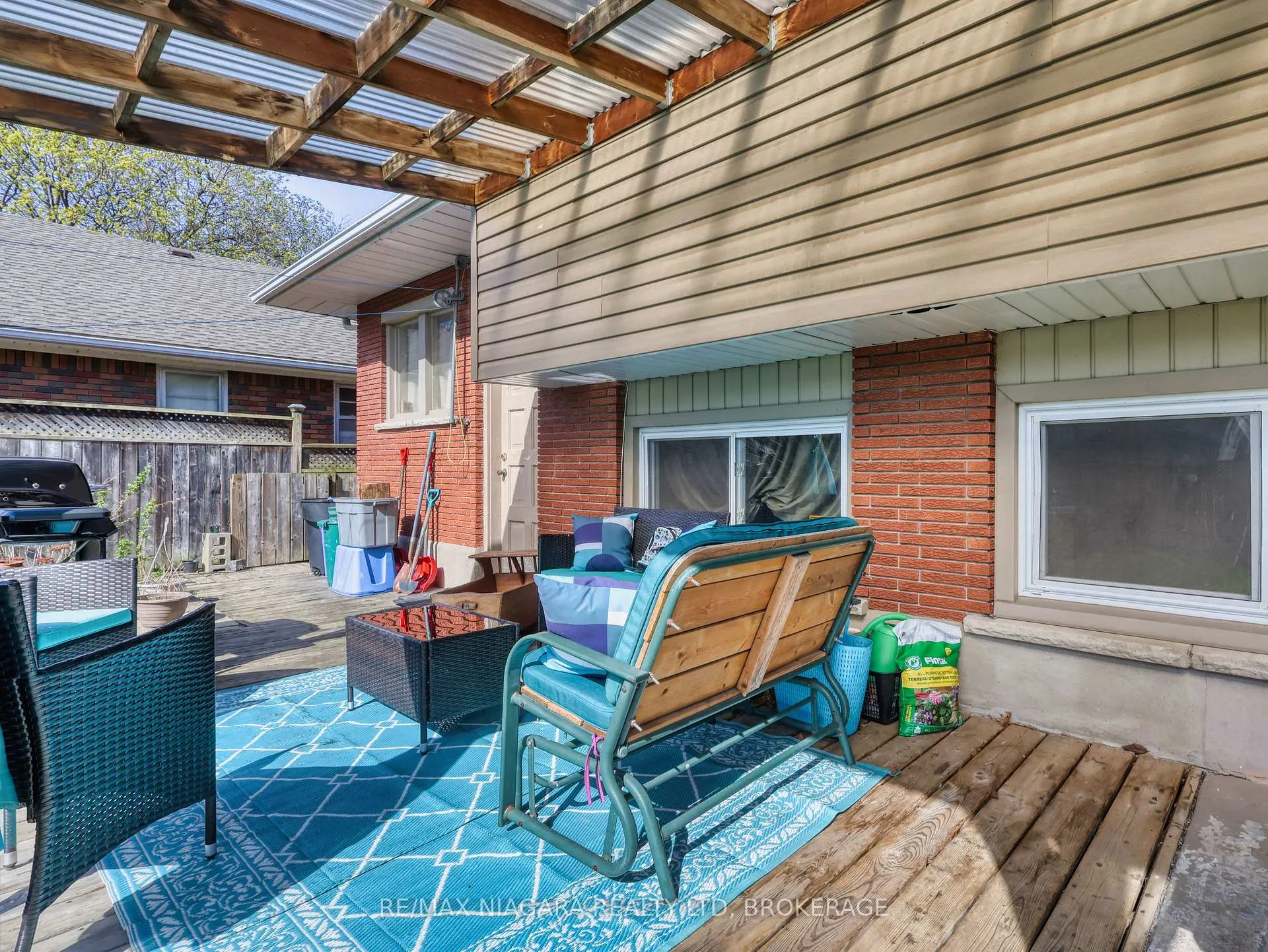Photo 7 of 333 Grantham Avenue, St. Catharines, Carlton/Bunting — HOMEH