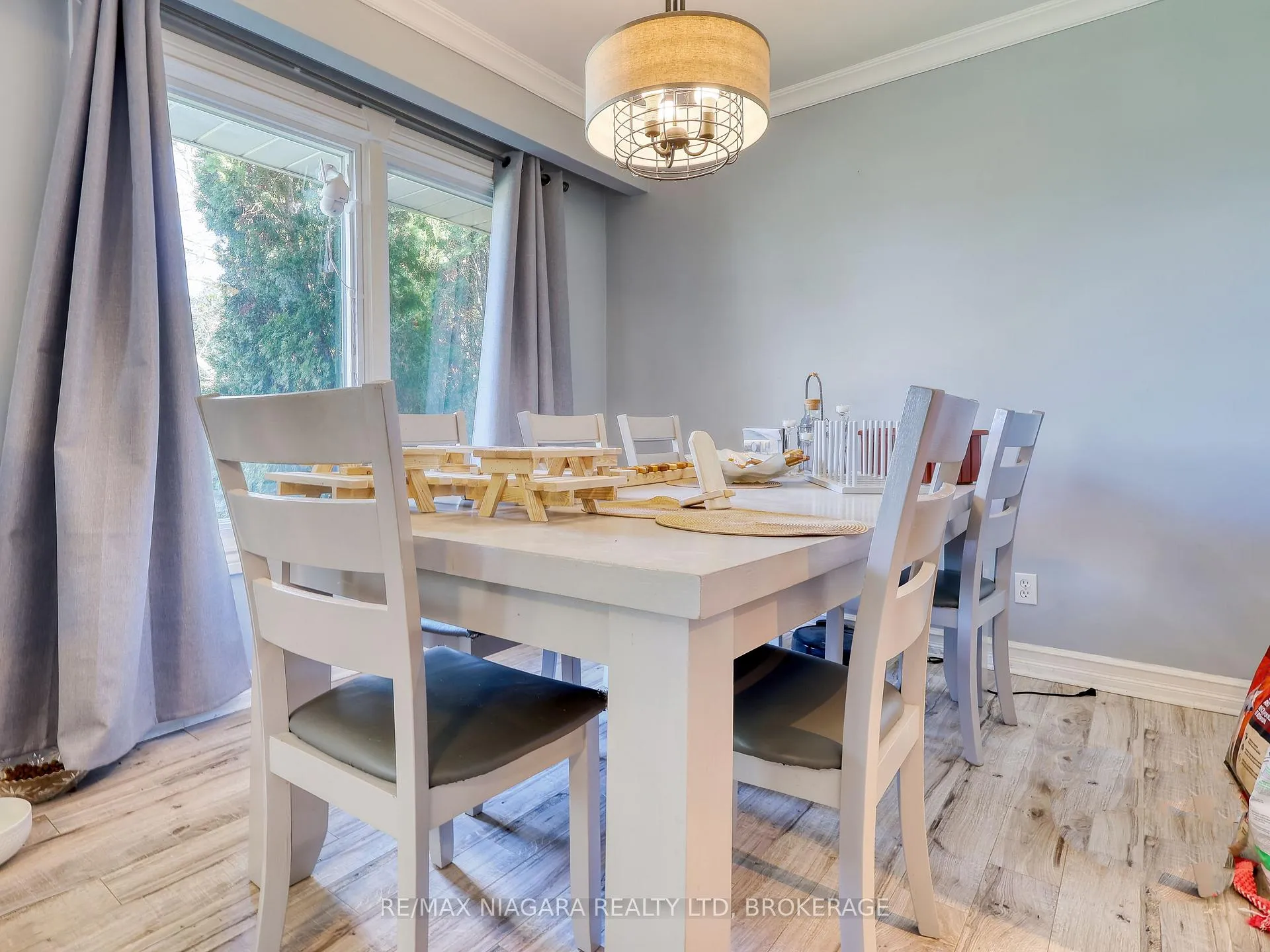 Photo 13 of 333 Grantham Avenue, St. Catharines, Carlton/Bunting — HOMEH