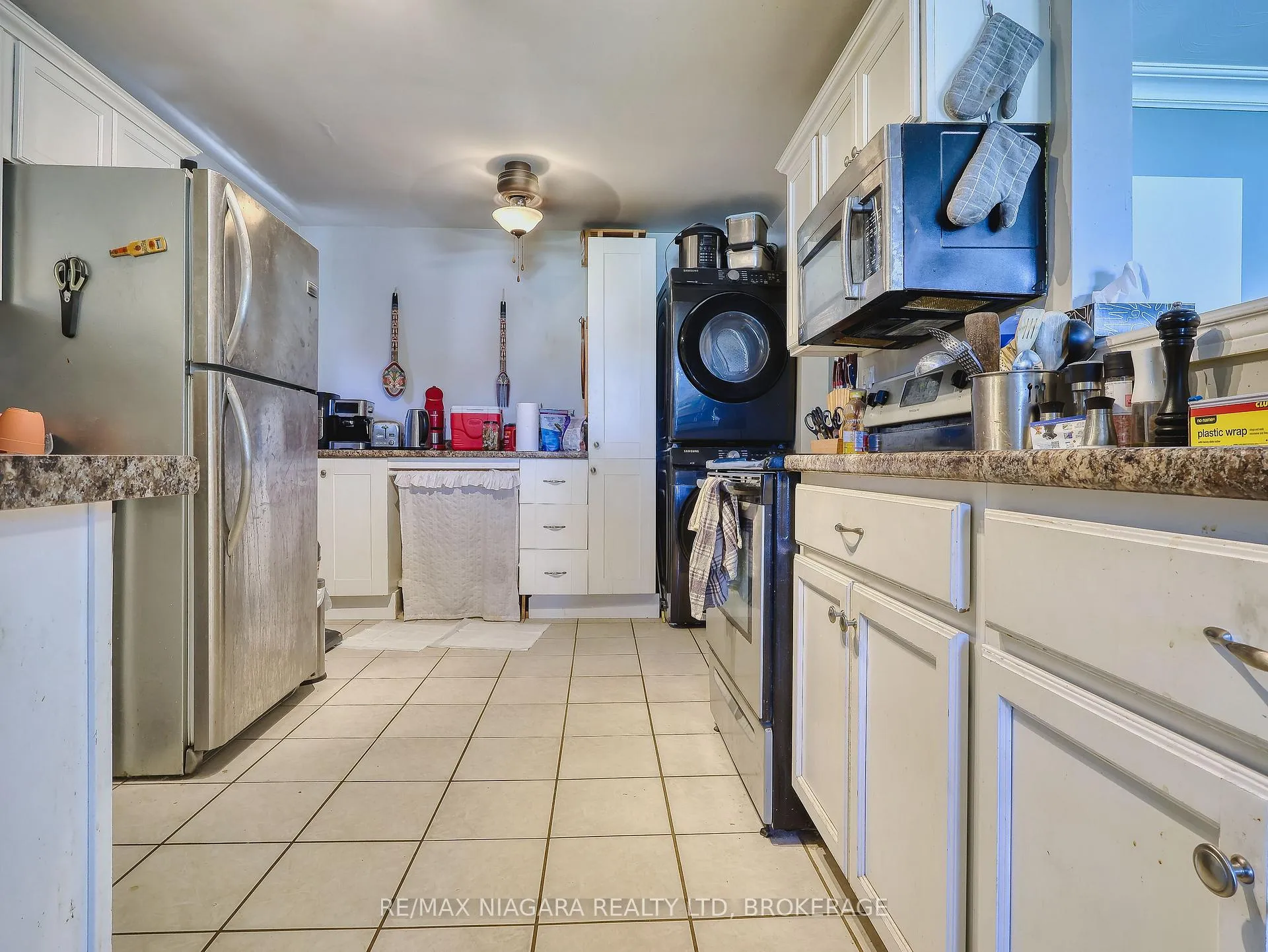 Photo 15 of 333 Grantham Avenue, St. Catharines, Carlton/Bunting — HOMEH
