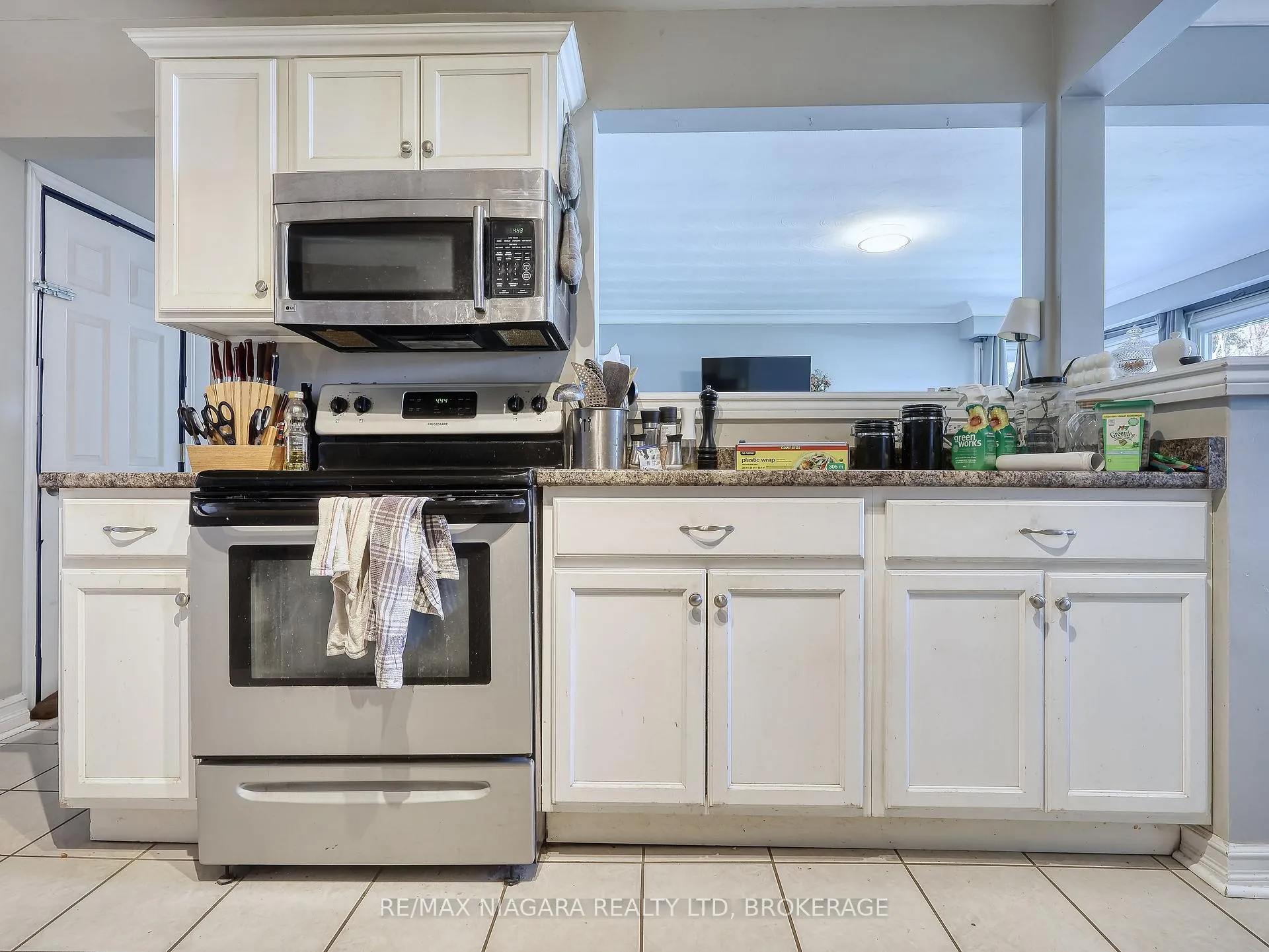 Photo 16 of 333 Grantham Avenue, St. Catharines, Carlton/Bunting — HOMEH