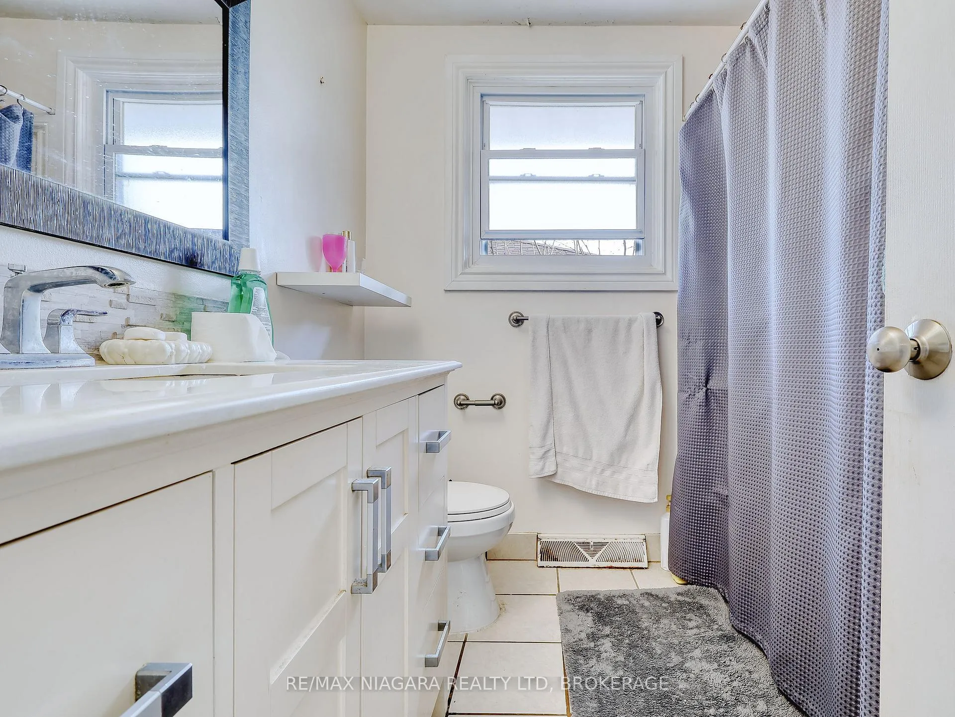 Photo 19 of 333 Grantham Avenue, St. Catharines, Carlton/Bunting — HOMEH