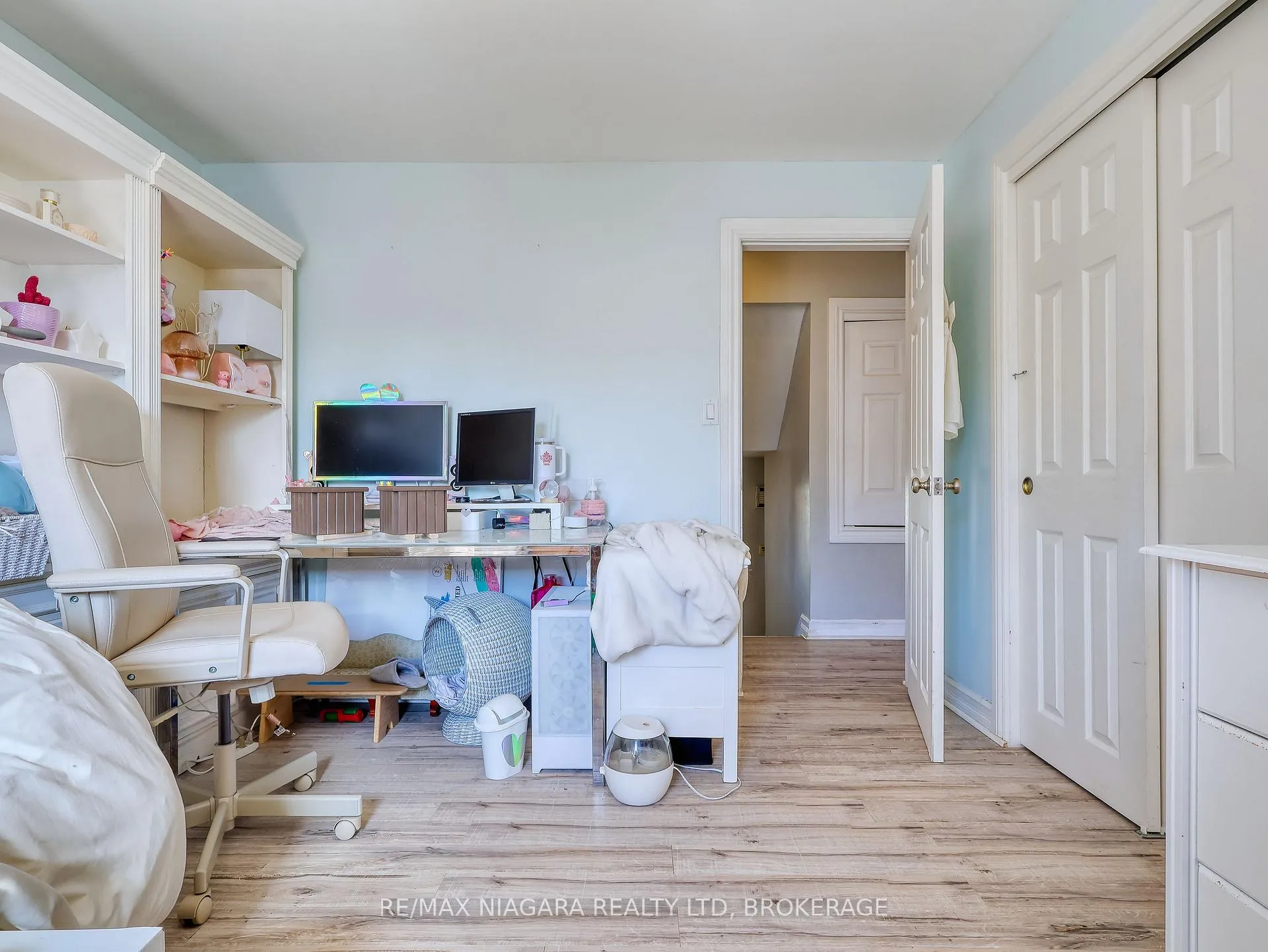Photo 23 of 333 Grantham Avenue, St. Catharines, Carlton/Bunting — HOMEH