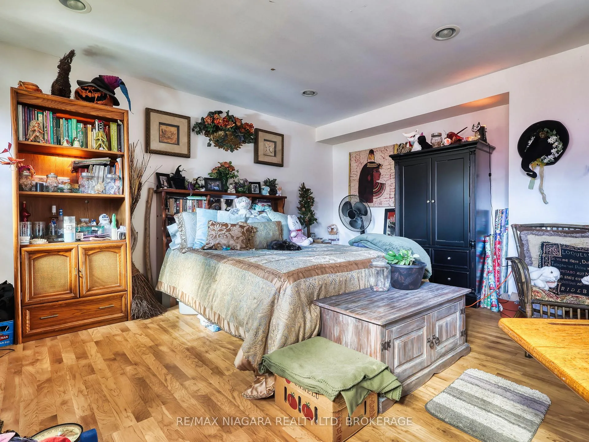 Photo 27 of 333 Grantham Avenue, St. Catharines, Carlton/Bunting — HOMEH