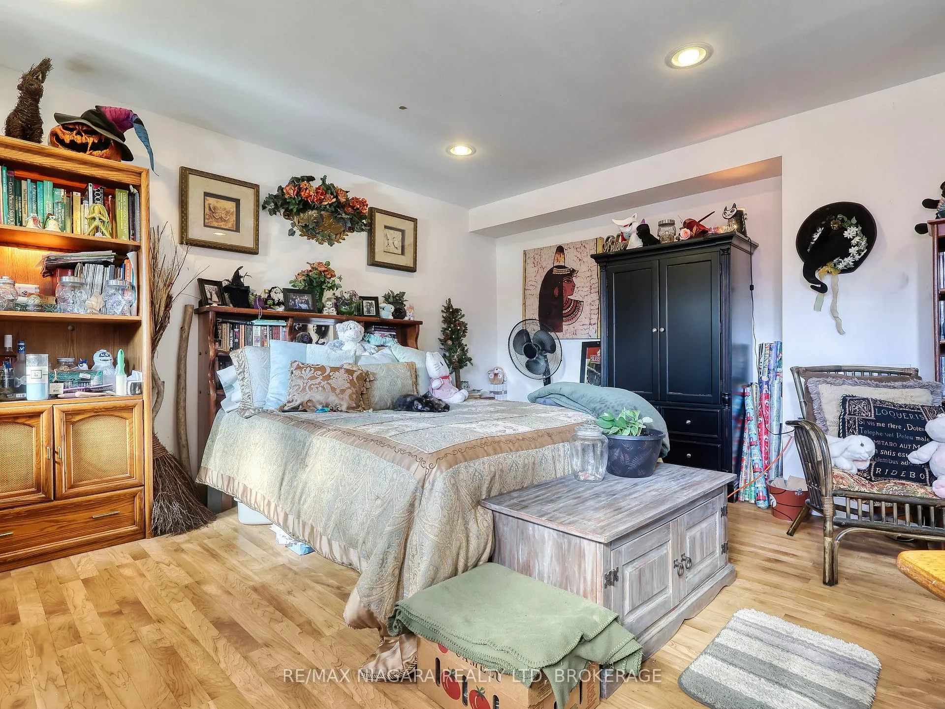 Photo 32 of 333 Grantham Avenue, St. Catharines, Carlton/Bunting — HOMEH