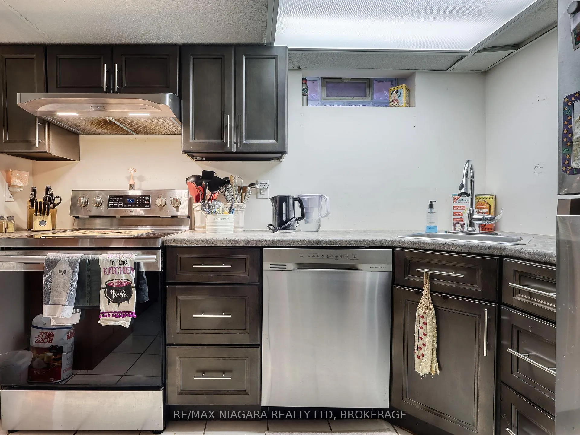 Photo 33 of 333 Grantham Avenue, St. Catharines, Carlton/Bunting — HOMEH
