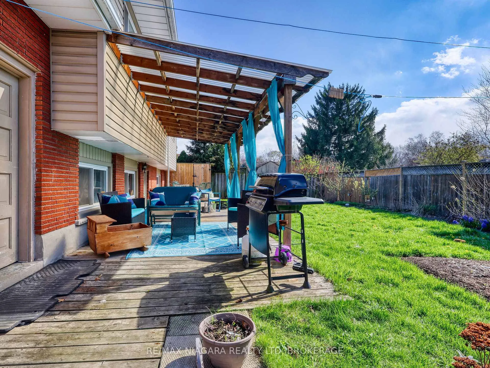 Photo 39 of 333 Grantham Avenue, St. Catharines, Carlton/Bunting — HOMEH