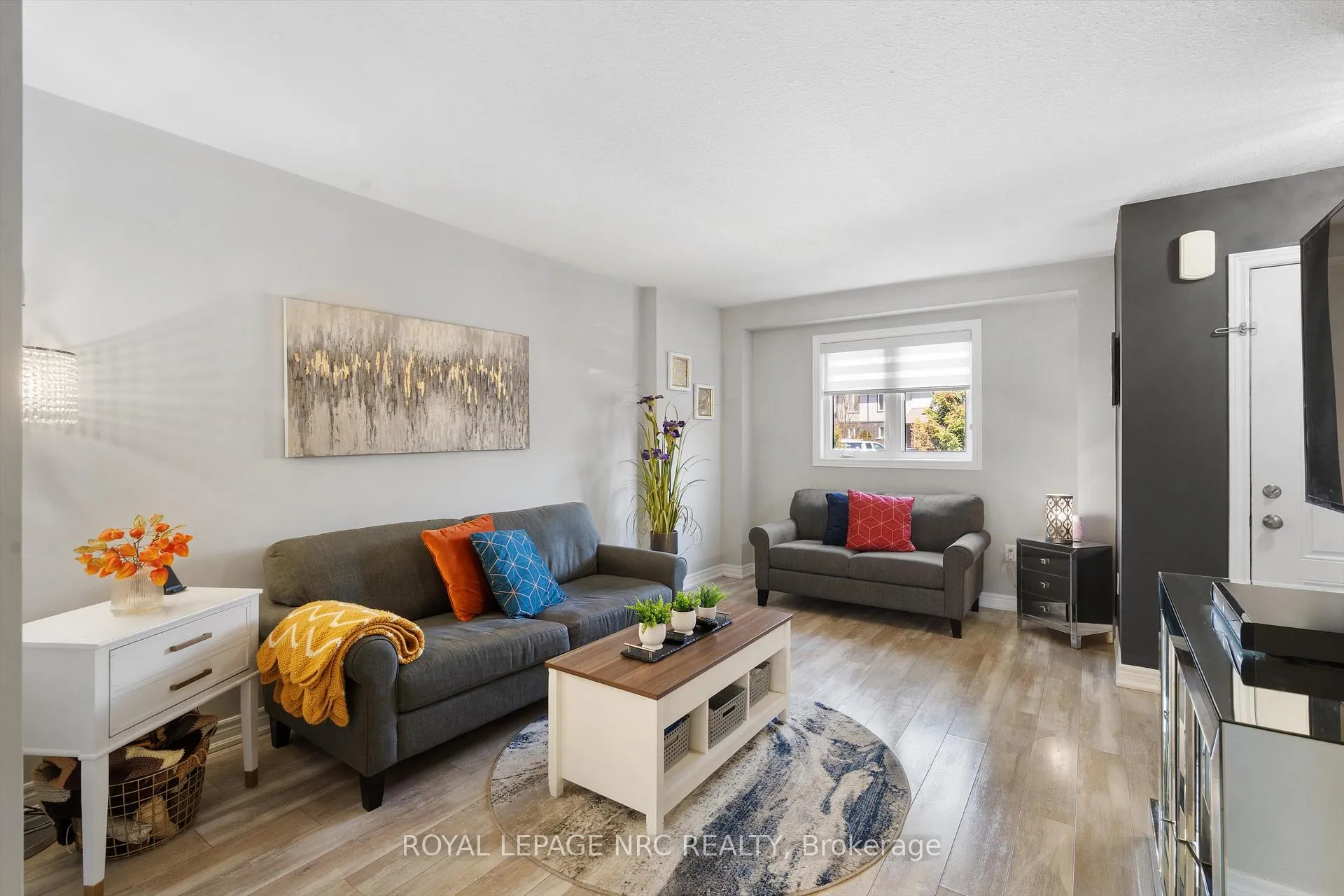 Photo 5 of Unit 20, 7768 Ascot Circle, Niagara Falls, Ascot — HOMEH