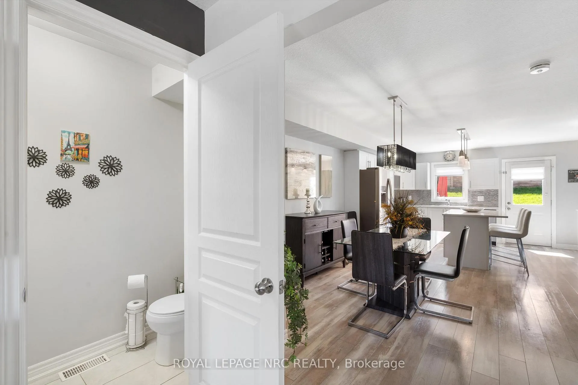 Photo 7 of Unit 20, 7768 Ascot Circle, Niagara Falls, Ascot — HOMEH
