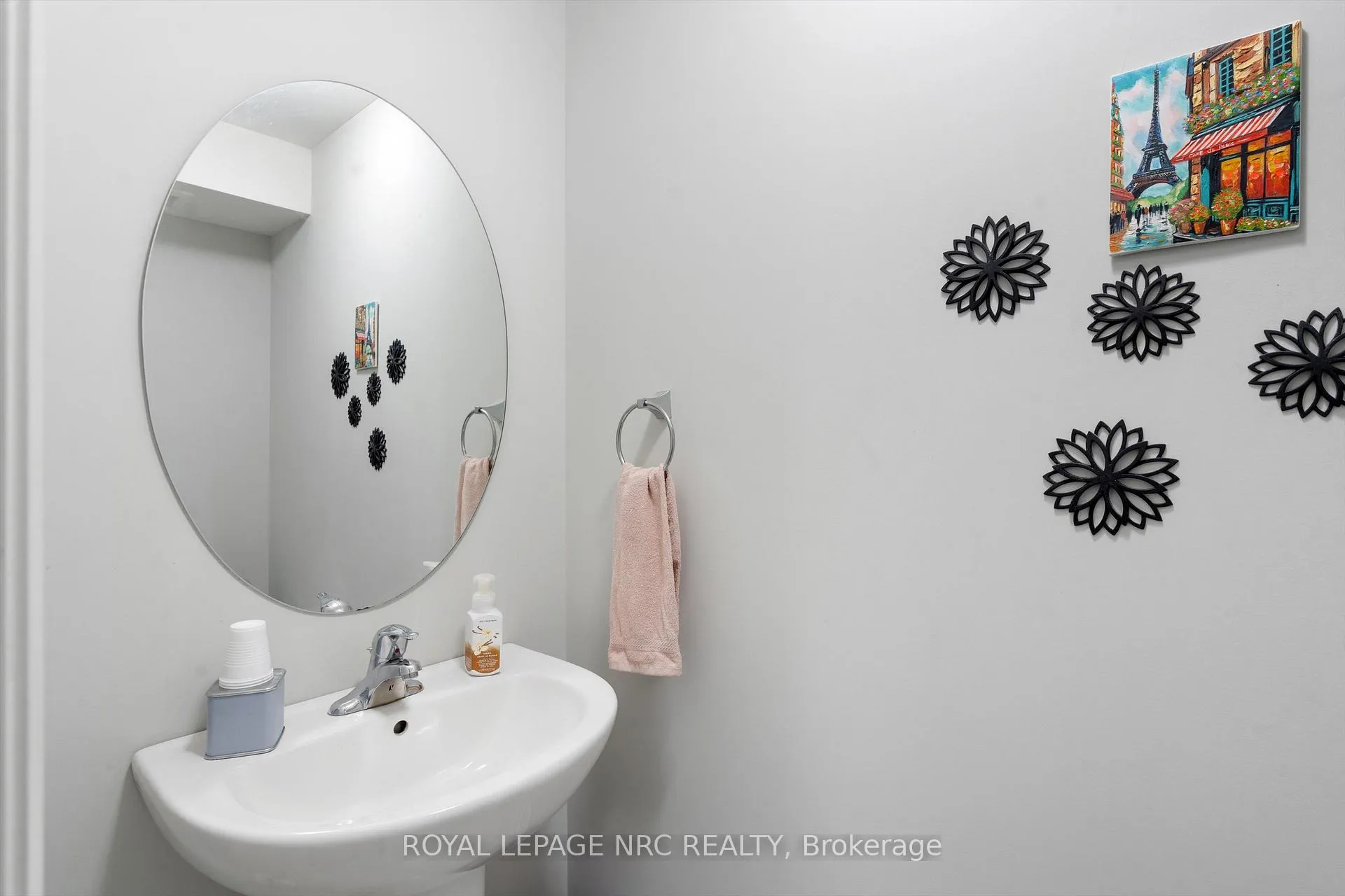 Photo 8 of Unit 20, 7768 Ascot Circle, Niagara Falls, Ascot — HOMEH