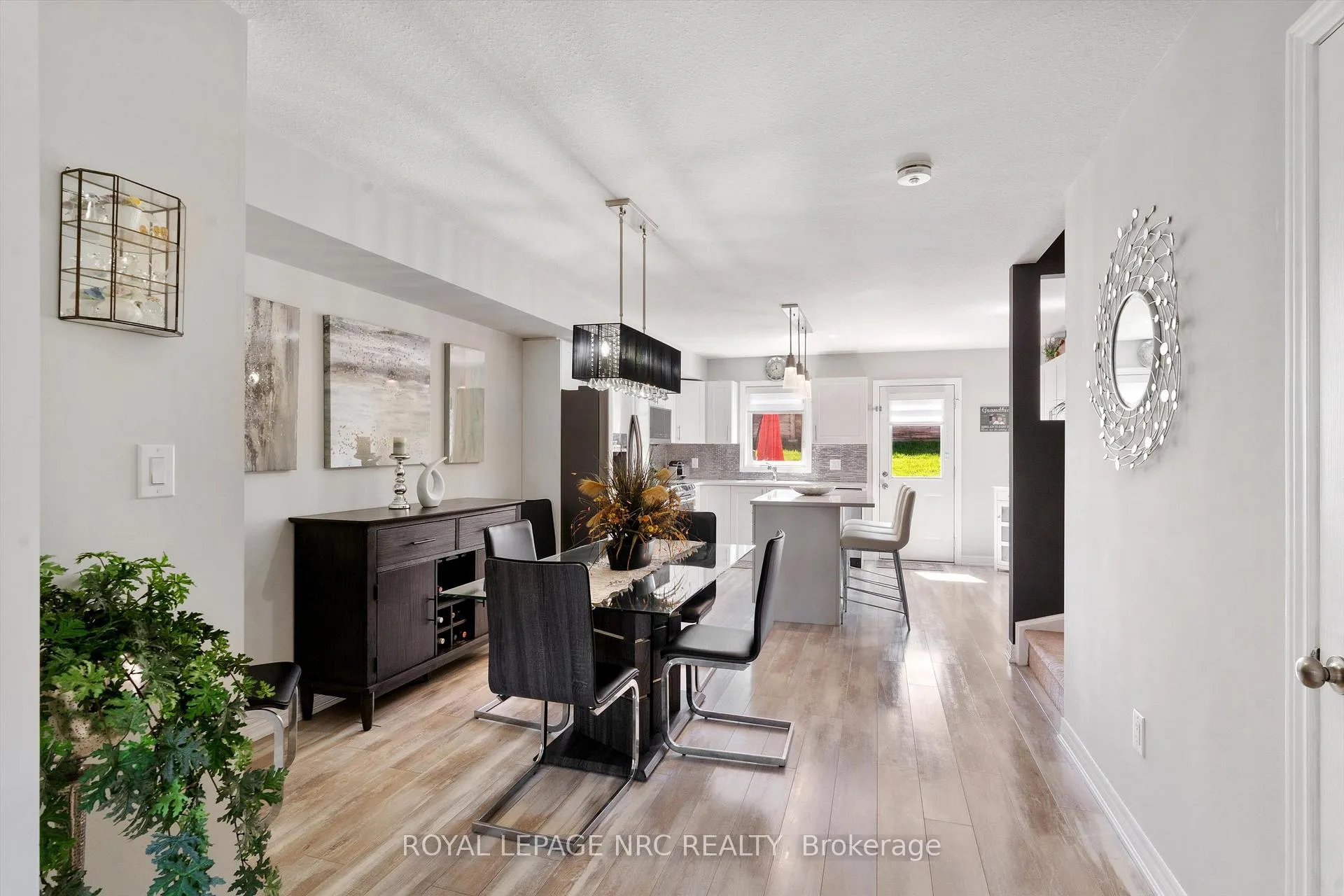 Photo 9 of Unit 20, 7768 Ascot Circle, Niagara Falls, Ascot — HOMEH