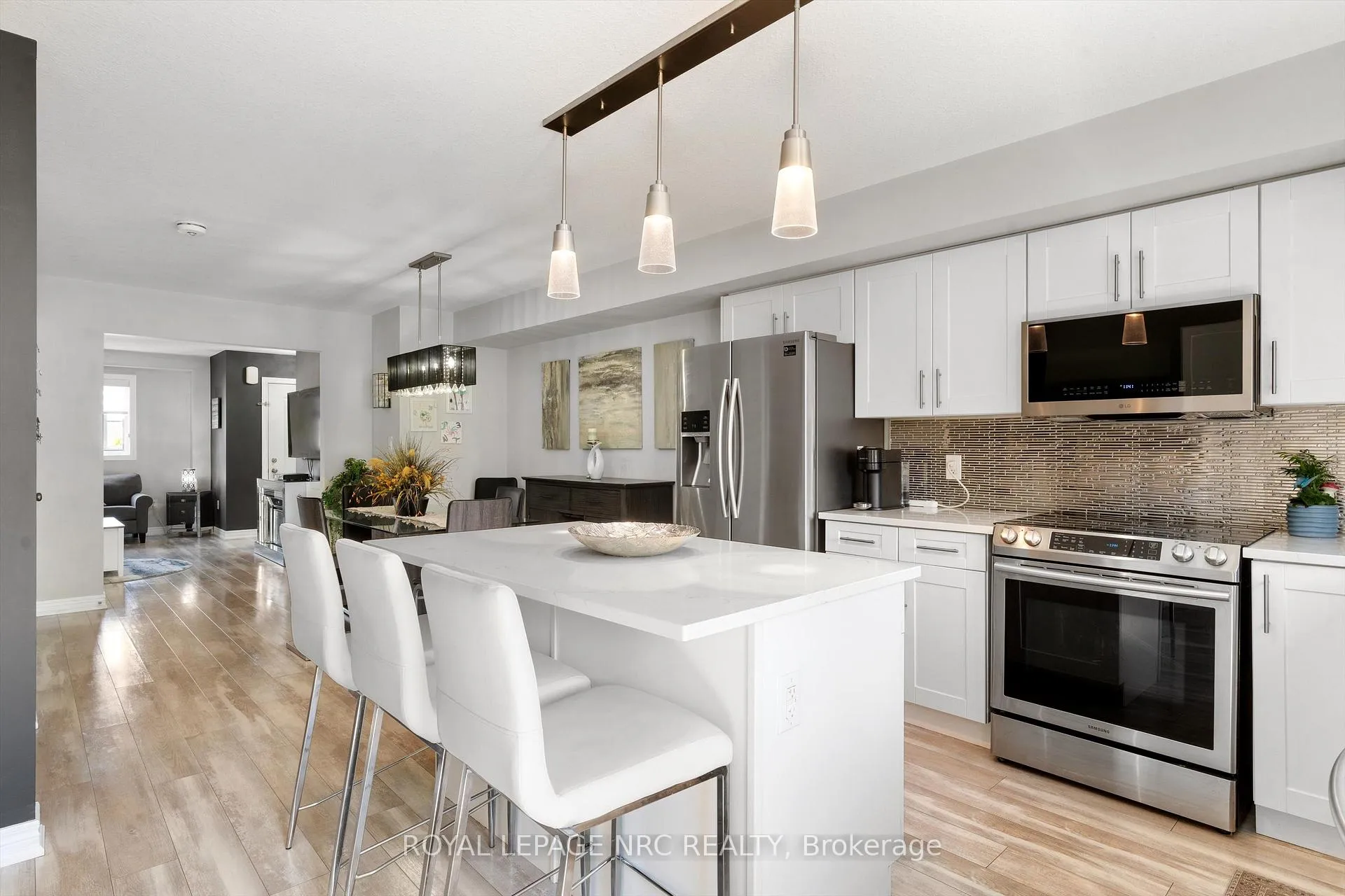 Photo 12 of Unit 20, 7768 Ascot Circle, Niagara Falls, Ascot — HOMEH