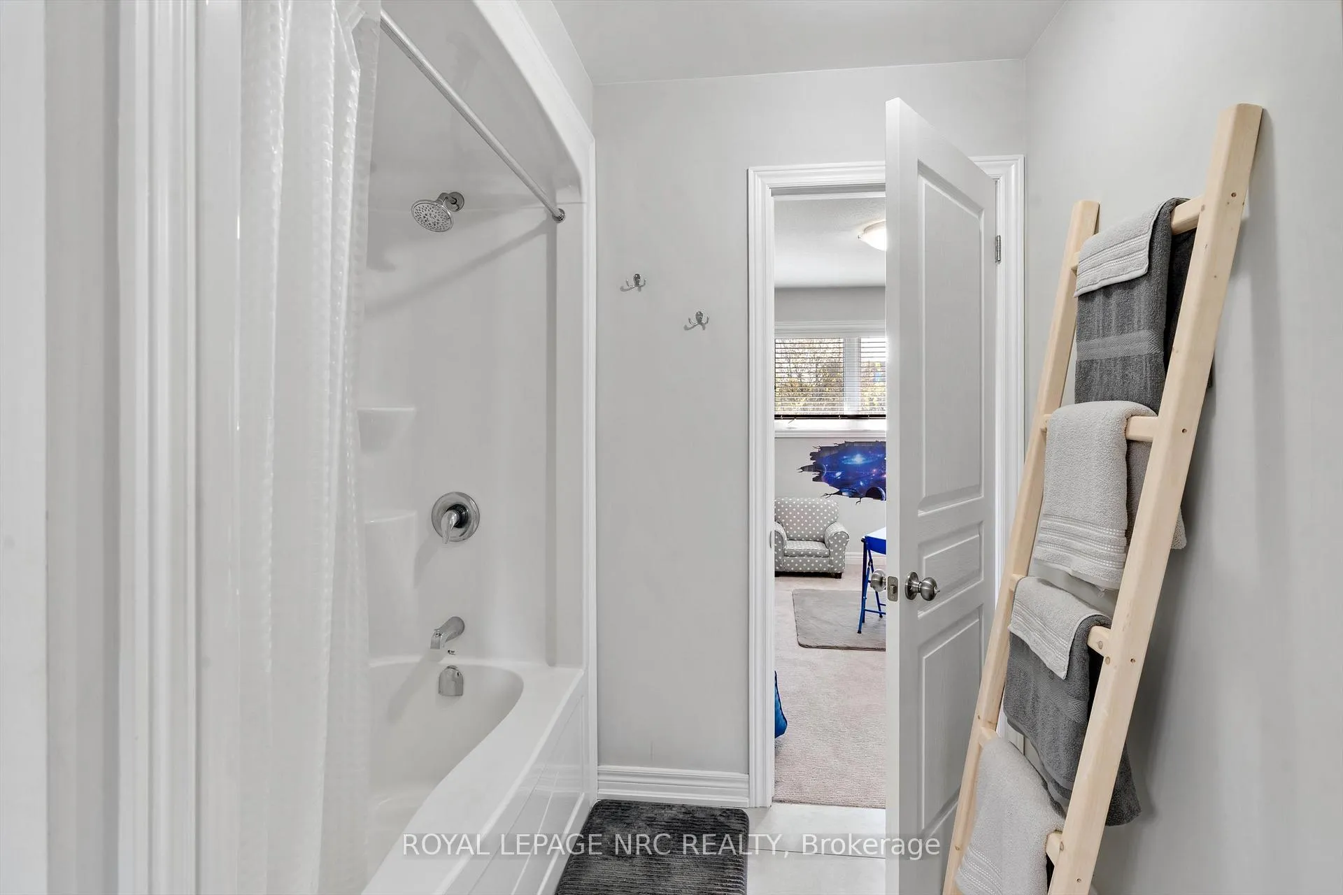 Photo 20 of Unit 20, 7768 Ascot Circle, Niagara Falls, Ascot — HOMEH