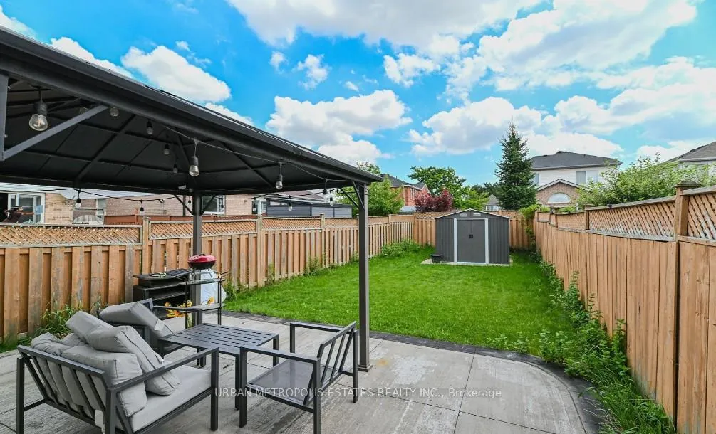 Photo 3 of 44 Needlewood Lane, Brampton, Sandringham-Wellington — HOMEH