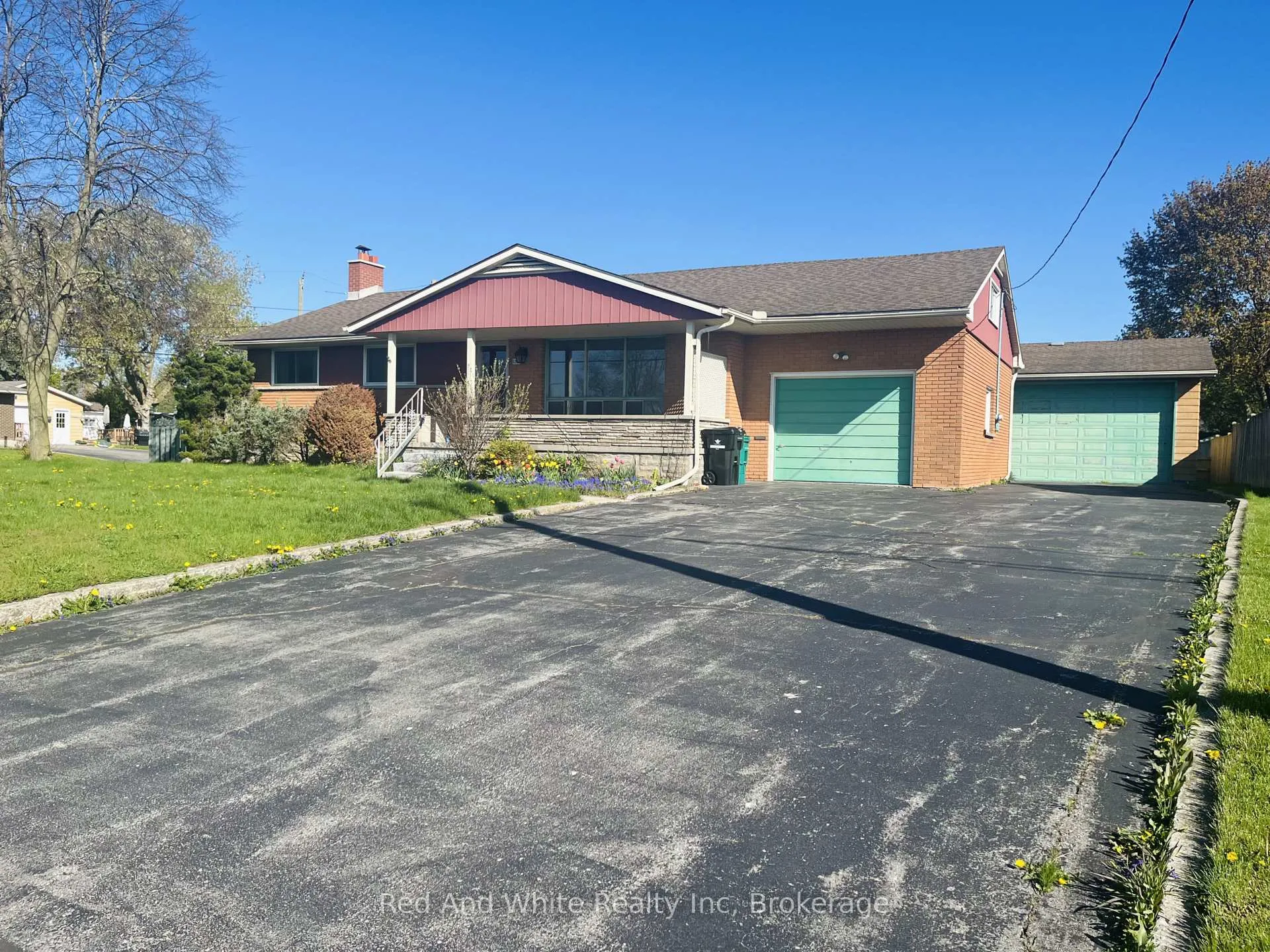 Photo 2 of 157 Schweitzer Street, Waterloo — HOMEH