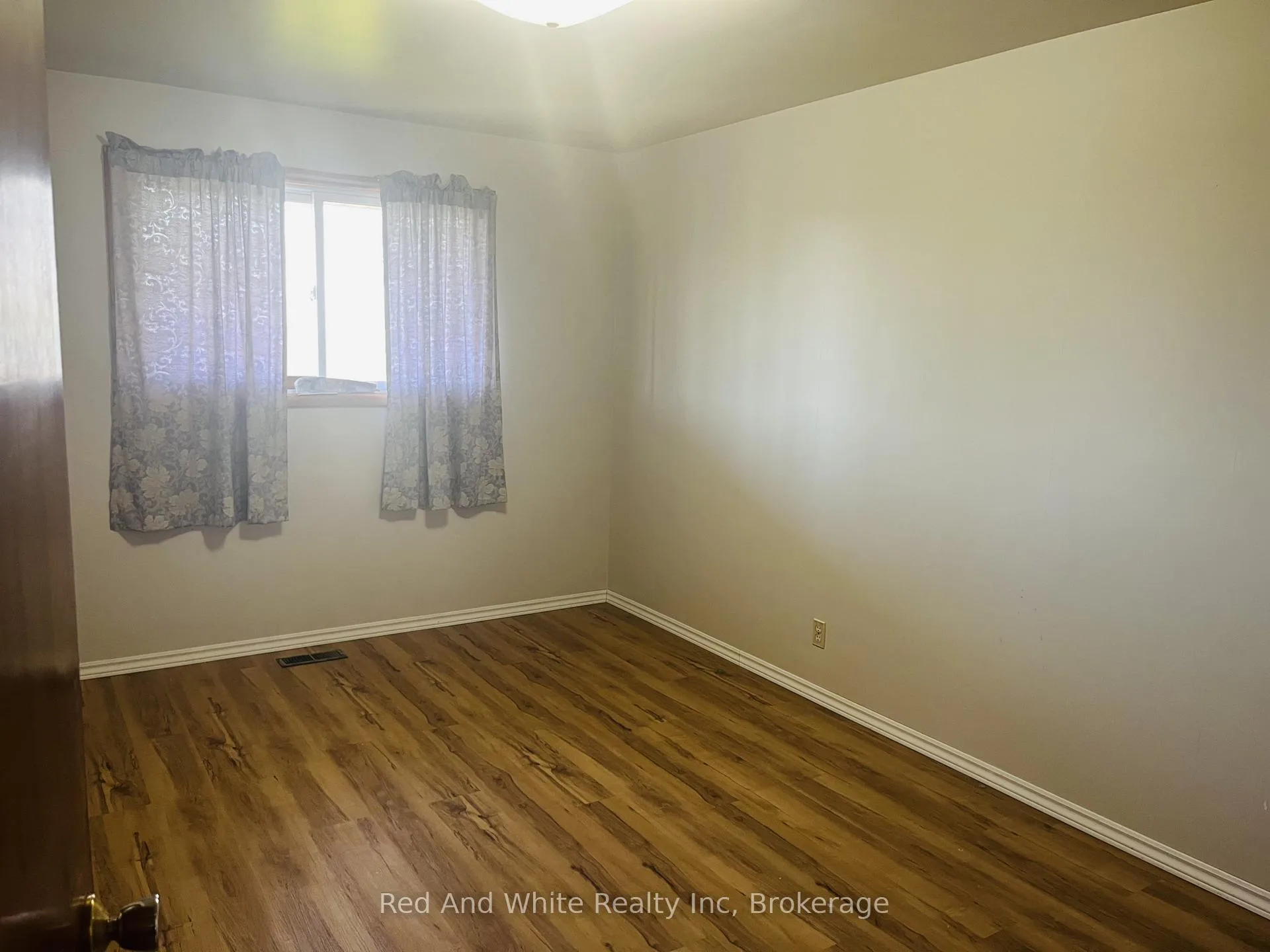 Photo 11 of 157 Schweitzer Street, Waterloo — HOMEH