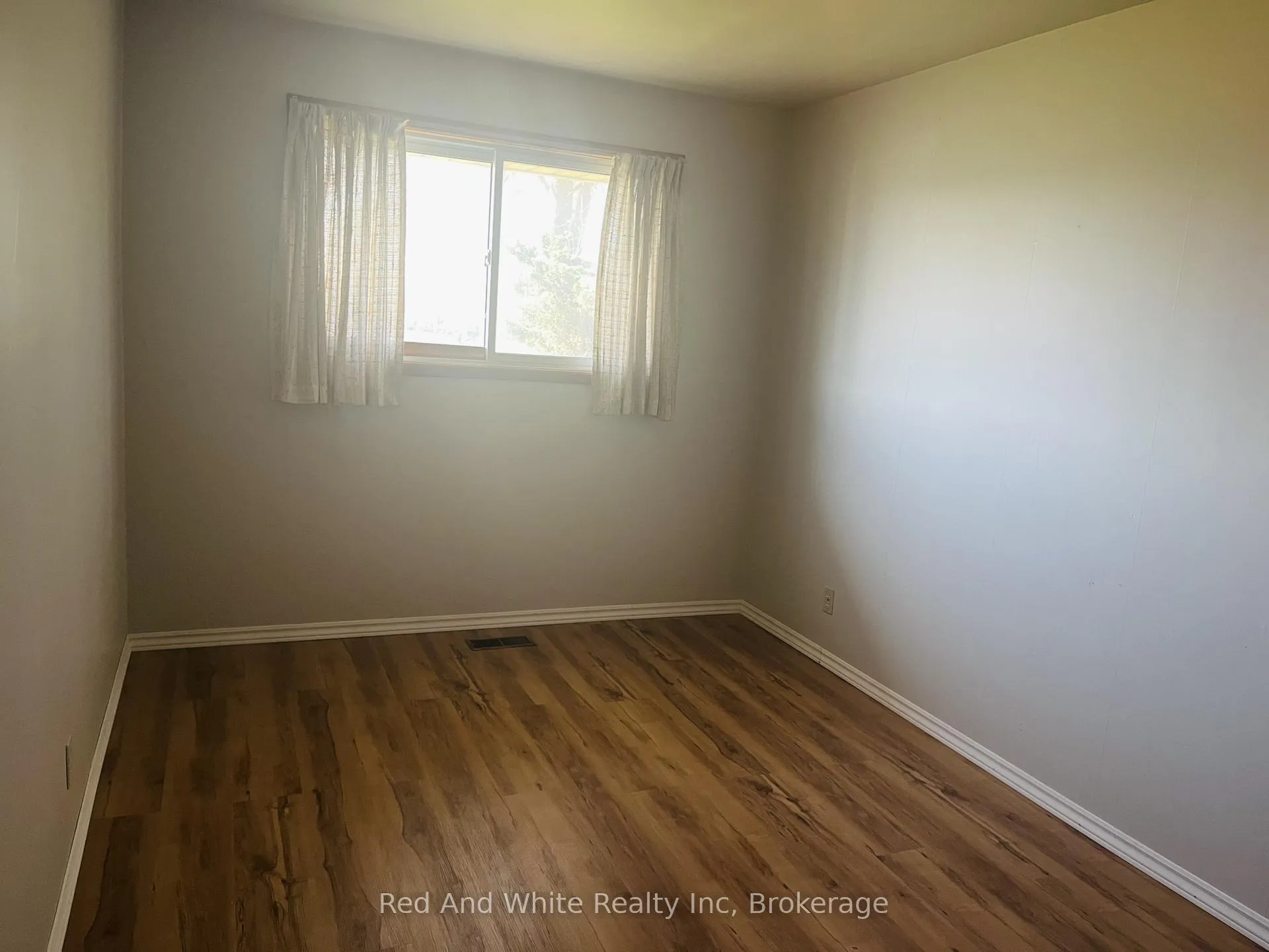 Photo 16 of 157 Schweitzer Street, Waterloo — HOMEH