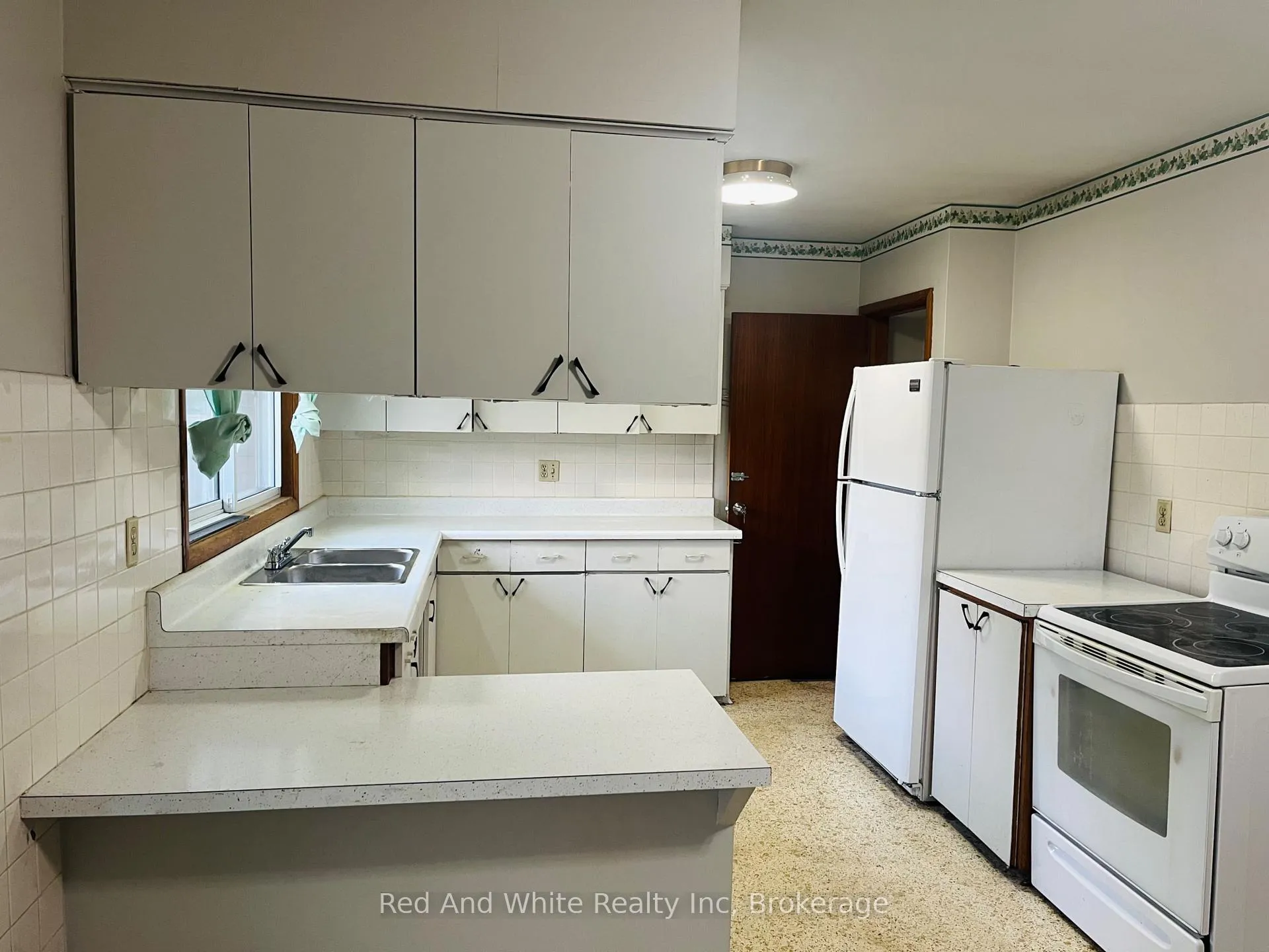 Photo 21 of 157 Schweitzer Street, Waterloo — HOMEH