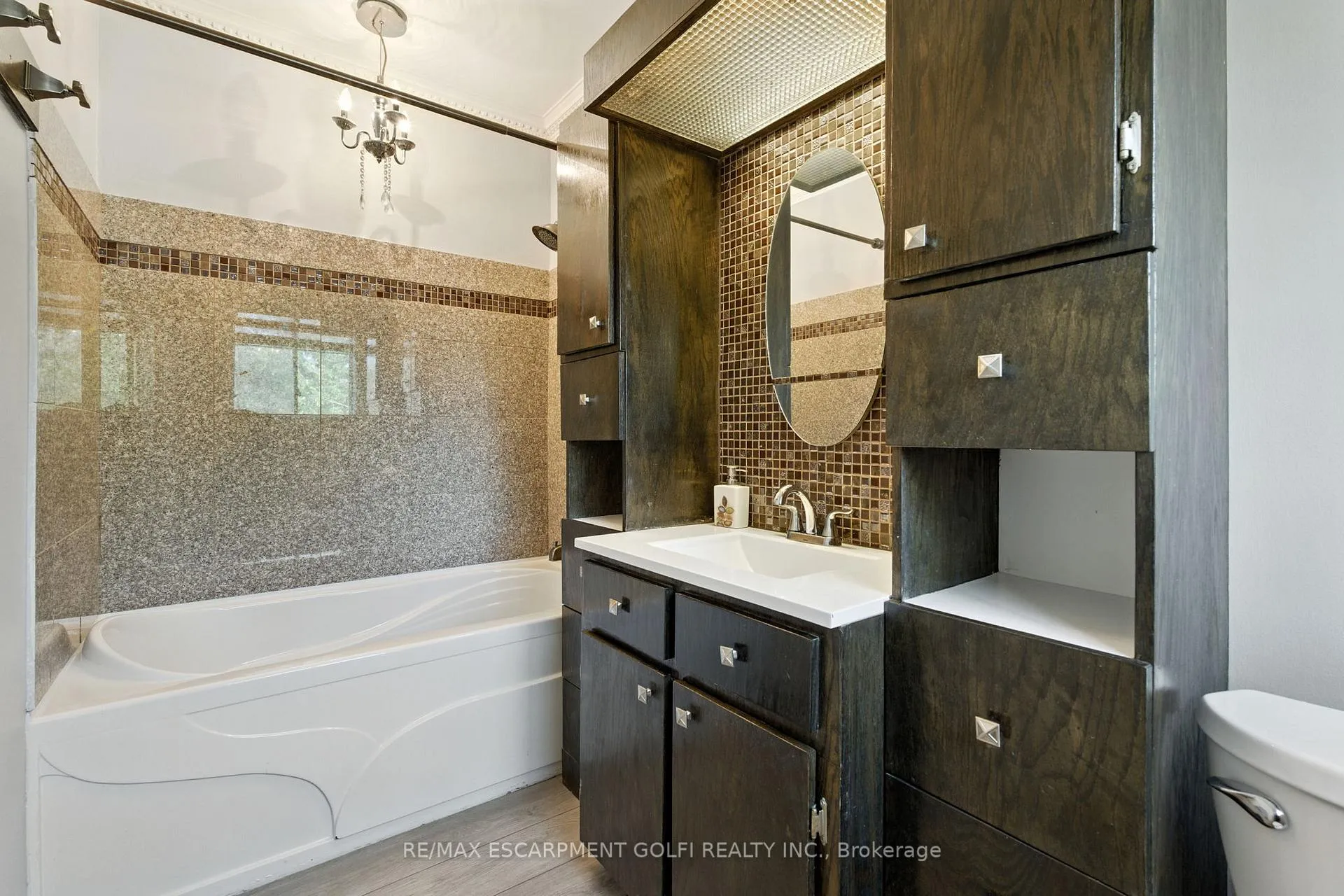 Photo 10 of 386 Navy Street, Welland, Lincoln/Crowland — HOMEH