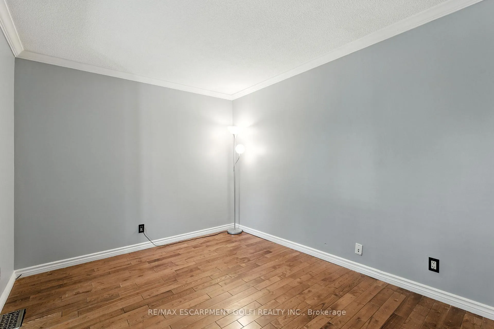Photo 15 of 386 Navy Street, Welland, Lincoln/Crowland — HOMEH
