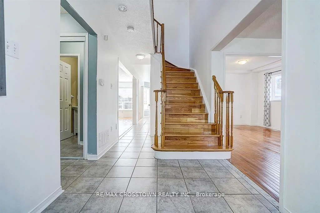 Photo 3 of 1187 Leslie Drive, Innisfil, Alcona — HOMEH
