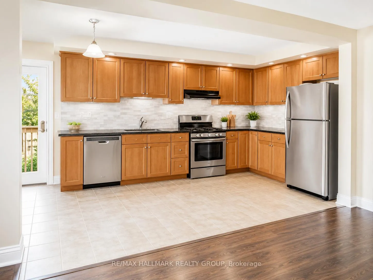 Photo 6 of 202 Conifer Creek Circle, Ottawa, Kanata - Emerald Meadows/Trailwest — HOMEH