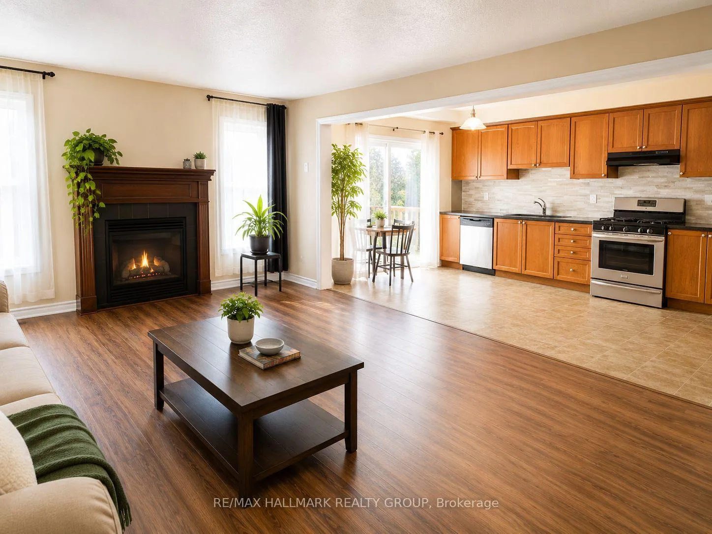 Photo 7 of 202 Conifer Creek Circle, Ottawa, Kanata - Emerald Meadows/Trailwest — HOMEH