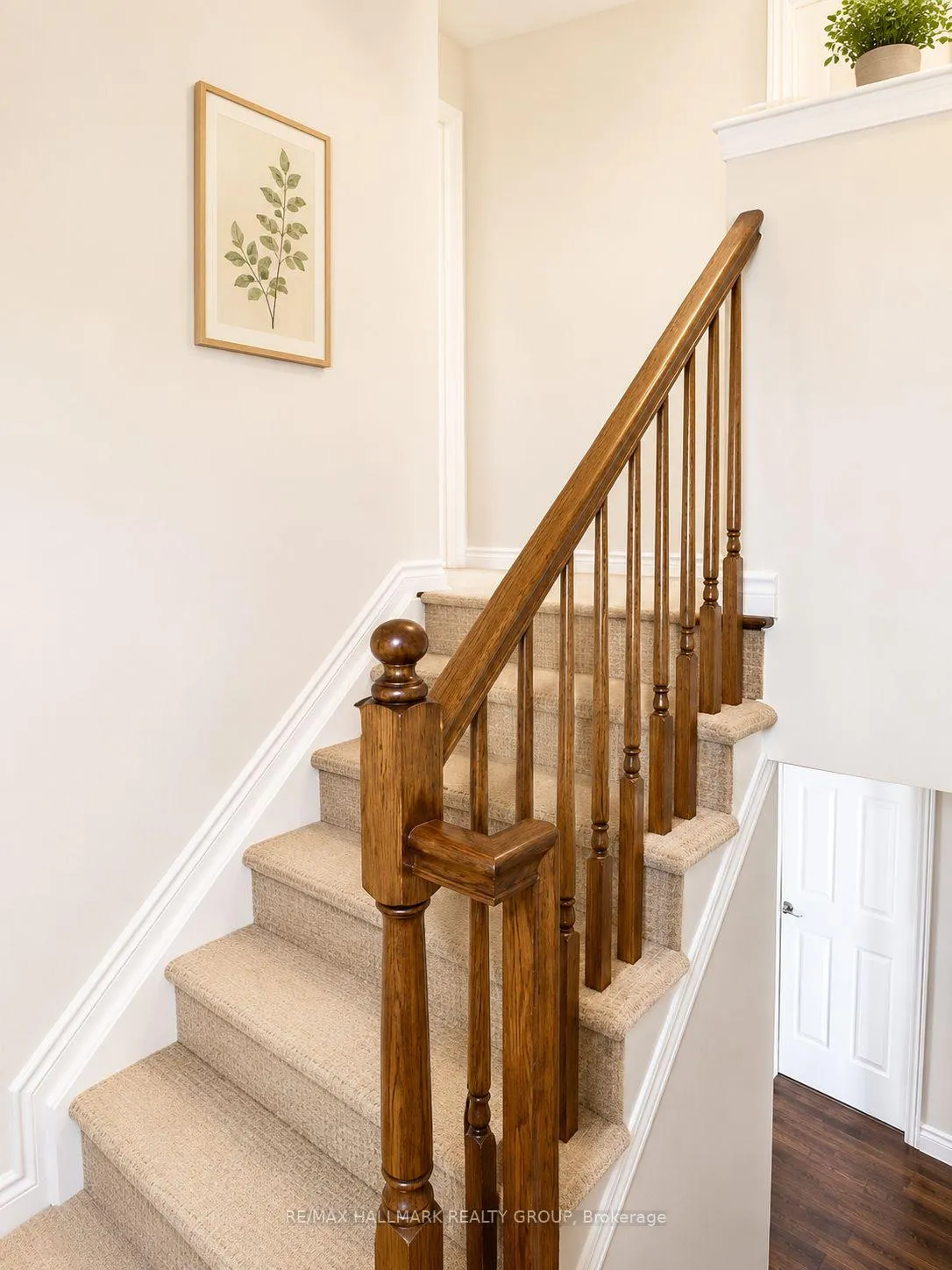 Photo 9 of 202 Conifer Creek Circle, Ottawa, Kanata - Emerald Meadows/Trailwest — HOMEH