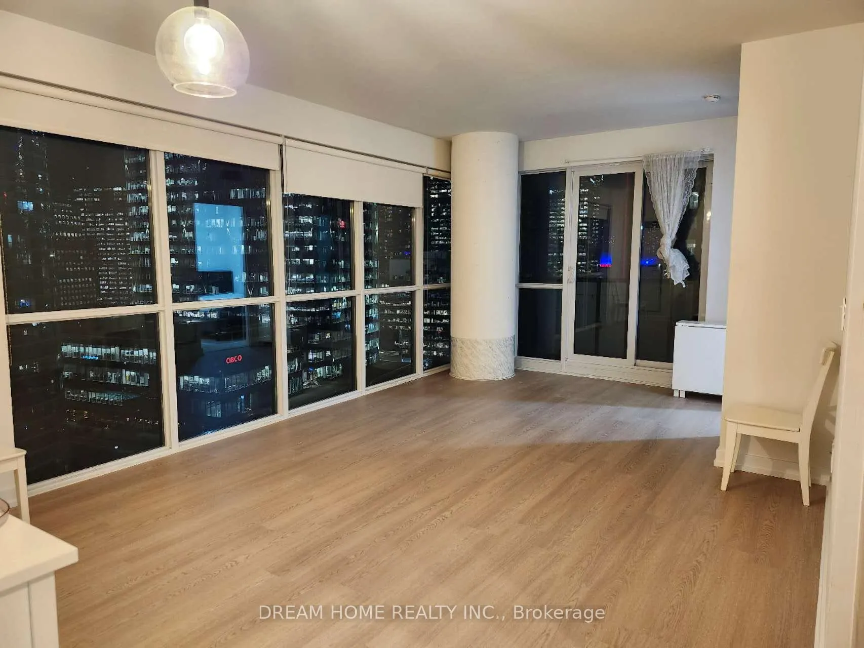 Photo 4 of Unit 2002, 1 The Esplanade Drive, Toronto, Waterfront Communities — HOMEH