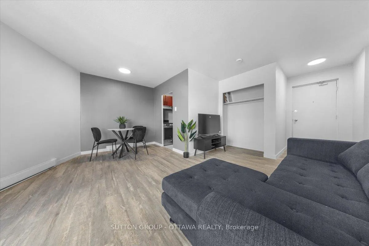 Photo 5 of 1160 Merivale Road, Ottawa, Carlington — HOMEH
