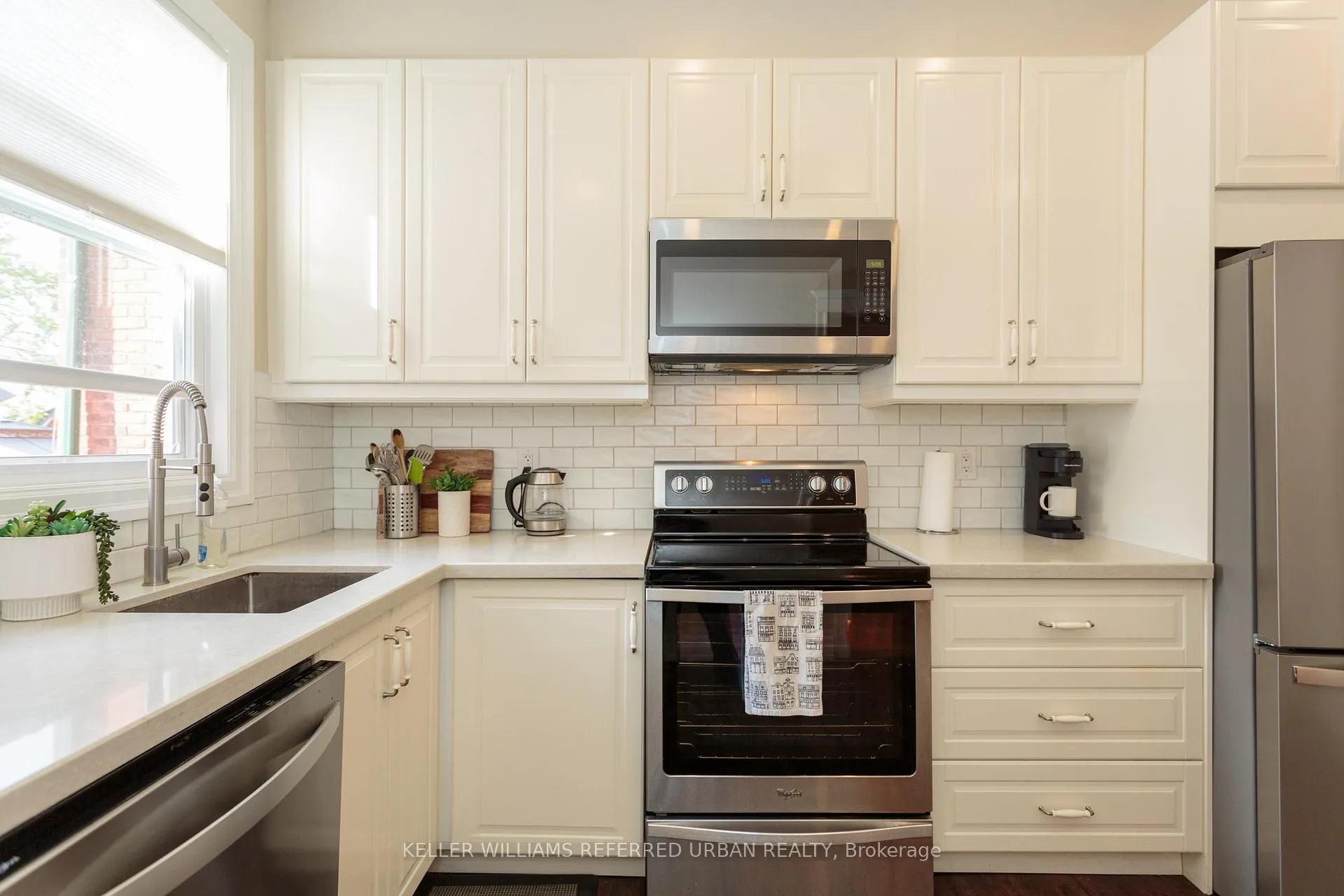 Photo 9 of 122 Kent Street, Hamilton, Kirkendall — HOMEH