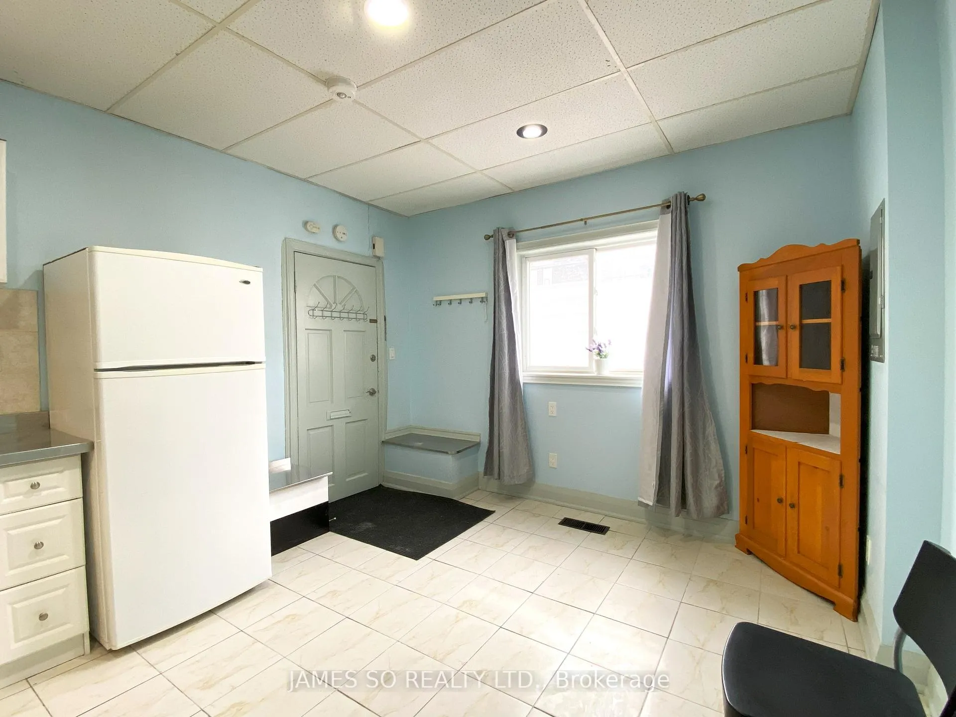 Photo 4 of Unit Main Floor, 293 Broadview Avenue, Toronto, South Riverdale — HOMEH